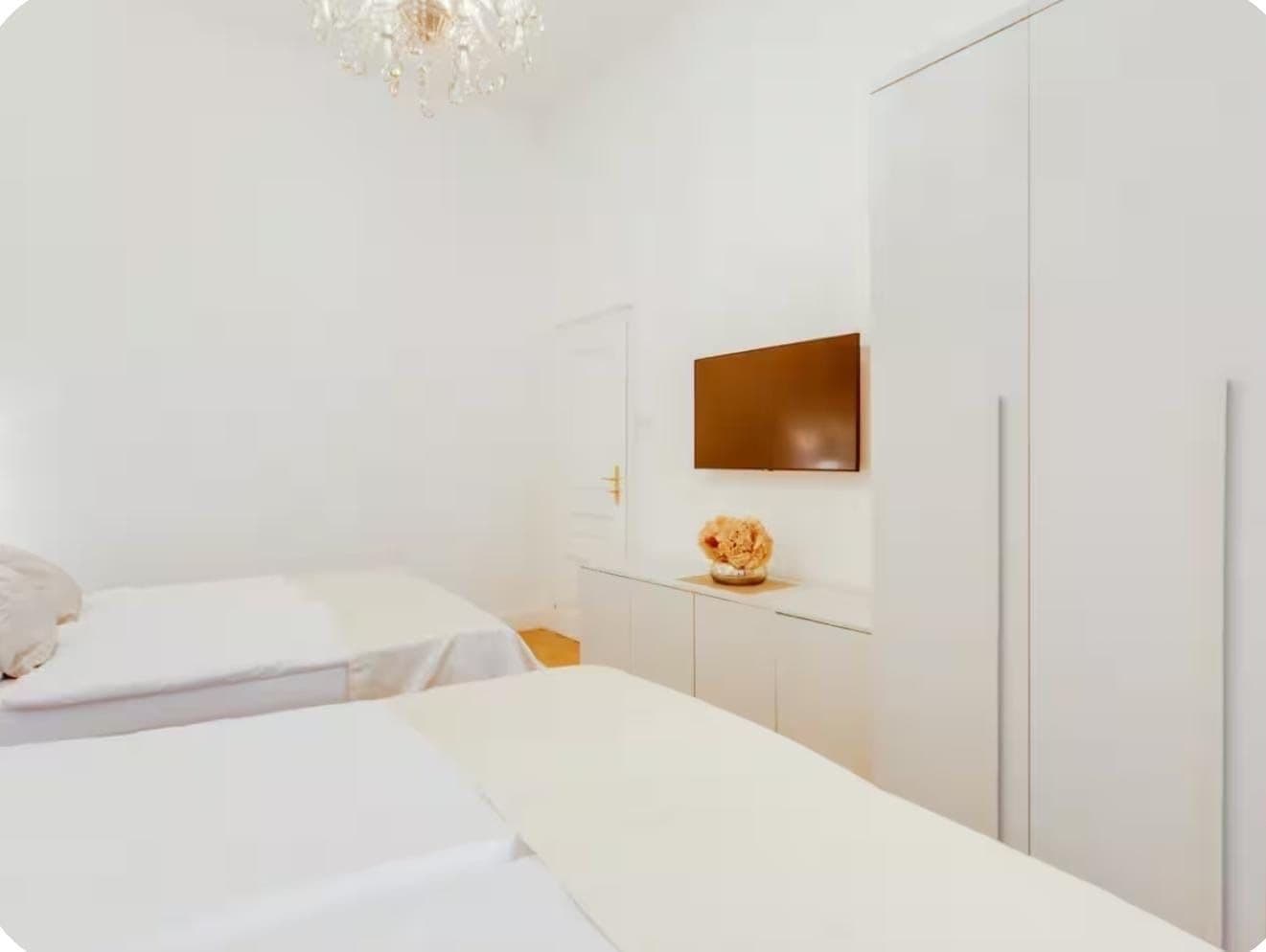 Pronájem bytu 4+kk 110 m², Štěpánská, Praha, Praha Pronájem bytu 4+kk 110 m², Štěpánská, Praha, Praha