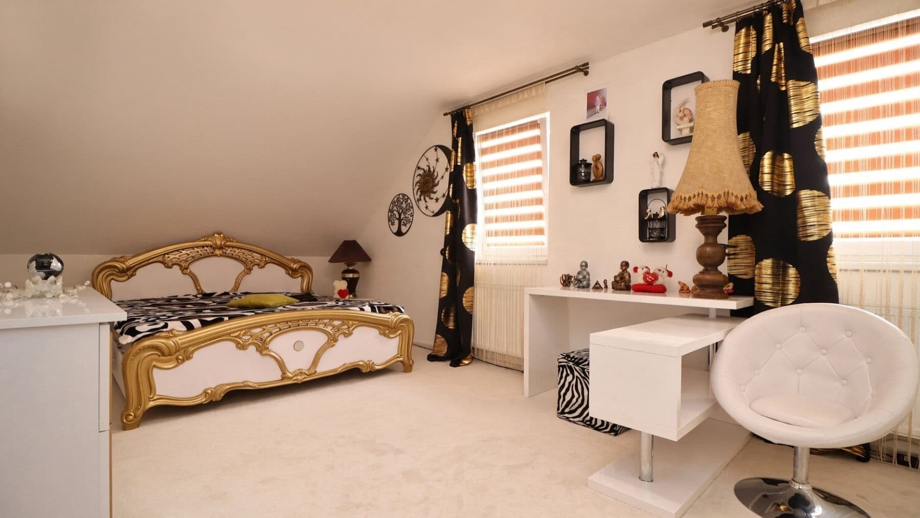 Prodej domu 233 m², pozemek 651 m², Božice, Jihomoravský kraj Prodej domu 233 m², pozemek 651 m², Božice, Jihomoravský kraj