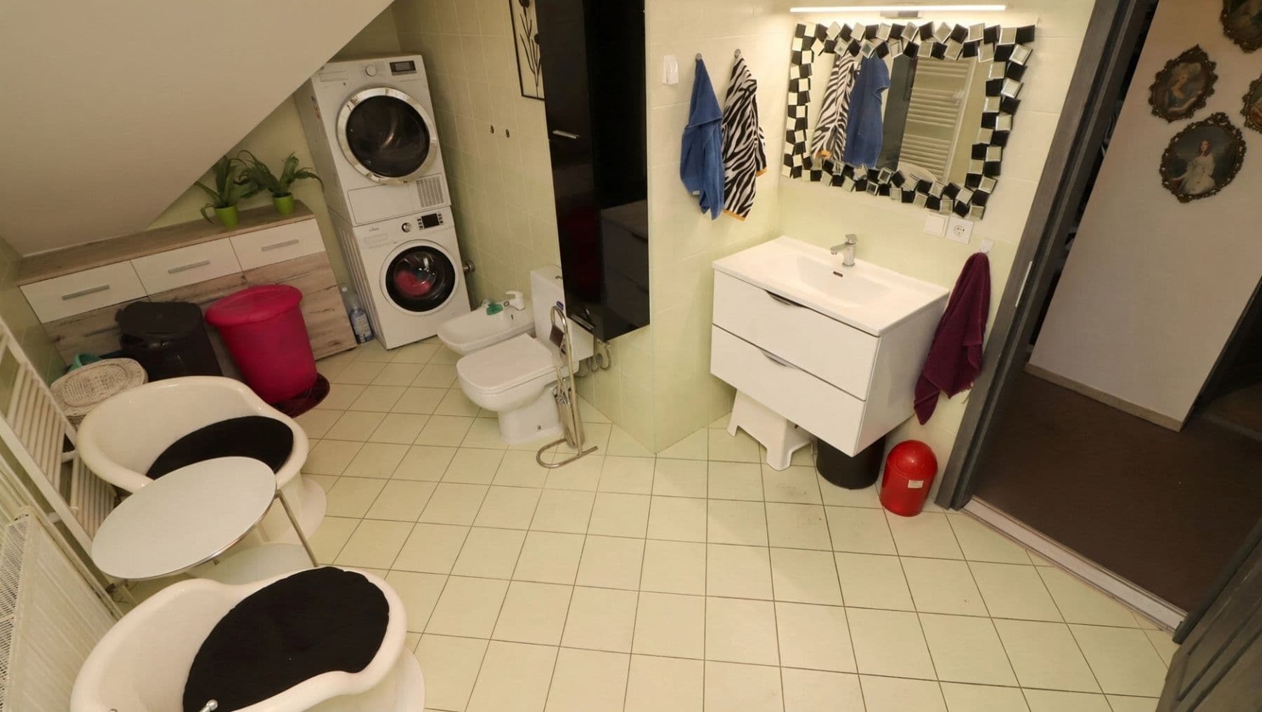 Prodej domu 233 m², pozemek 651 m², Božice, Jihomoravský kraj Prodej domu 233 m², pozemek 651 m², Božice, Jihomoravský kraj