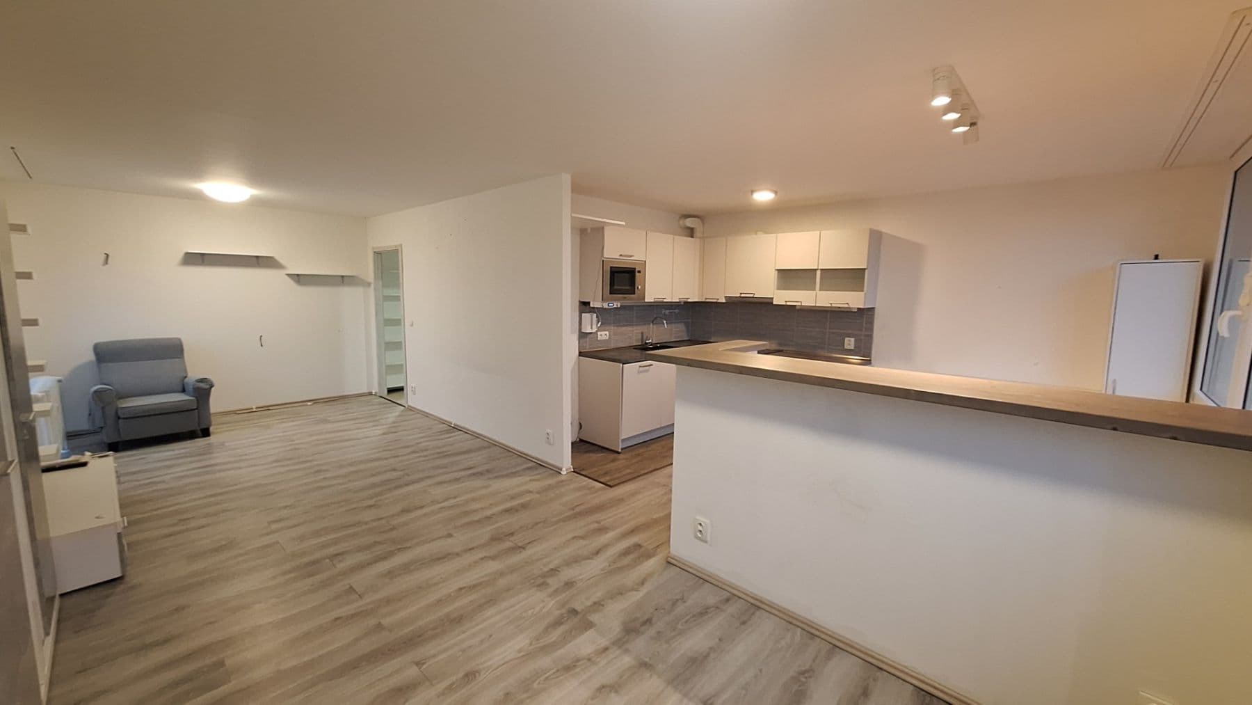 Pronájem bytu 3+kk 70 m², Frýdlantská, Praha, Praha Pronájem bytu 3+kk 70 m², Frýdlantská, Praha, Praha