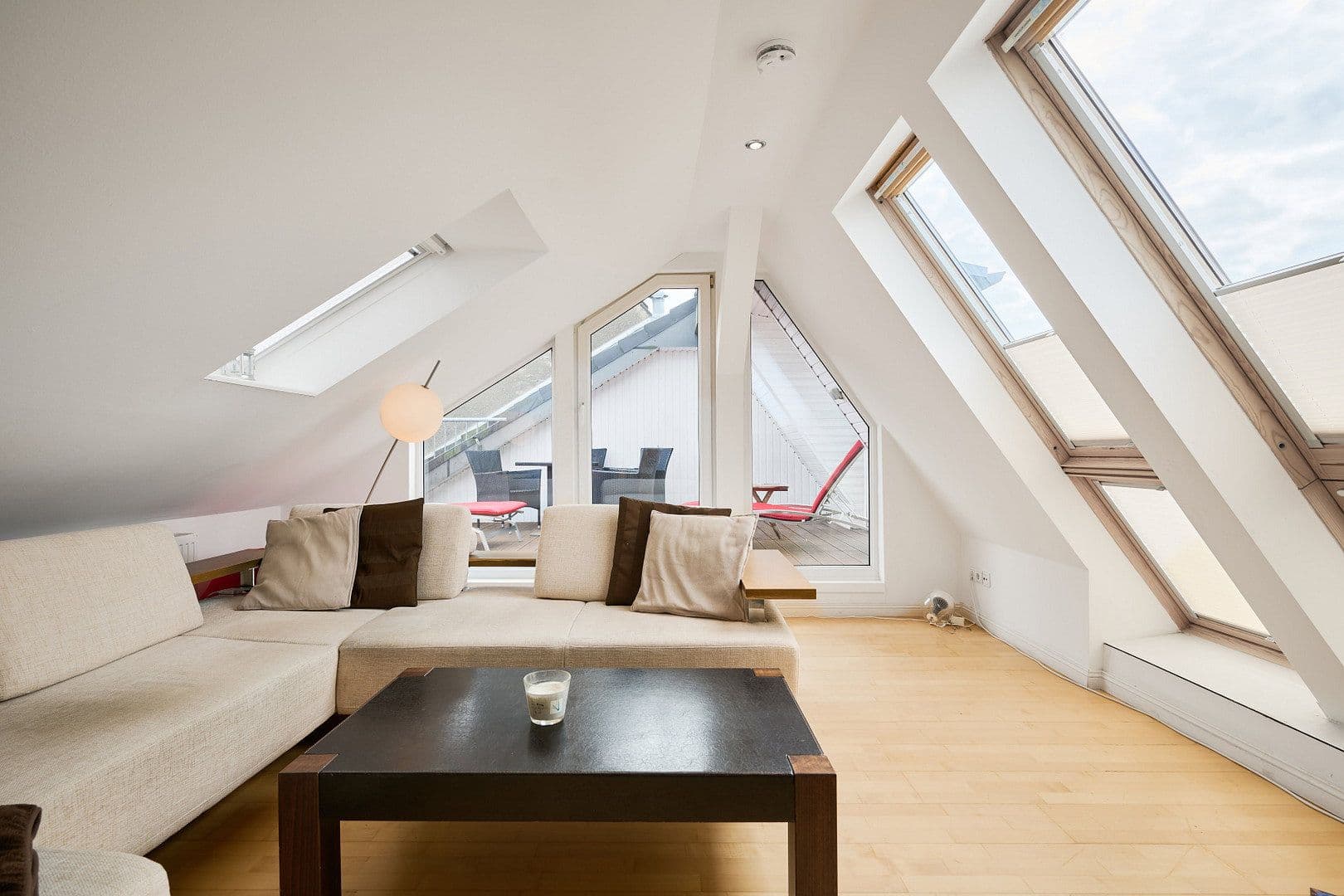 Prodej bytu 4+1 108 m², Eckernförder Straße 54, Kiel, Šlesvicko-Holštýnsko Prodej bytu 4+1 108 m², Eckernförder Straße 54, Kiel, Šlesvicko-Holštýnsko