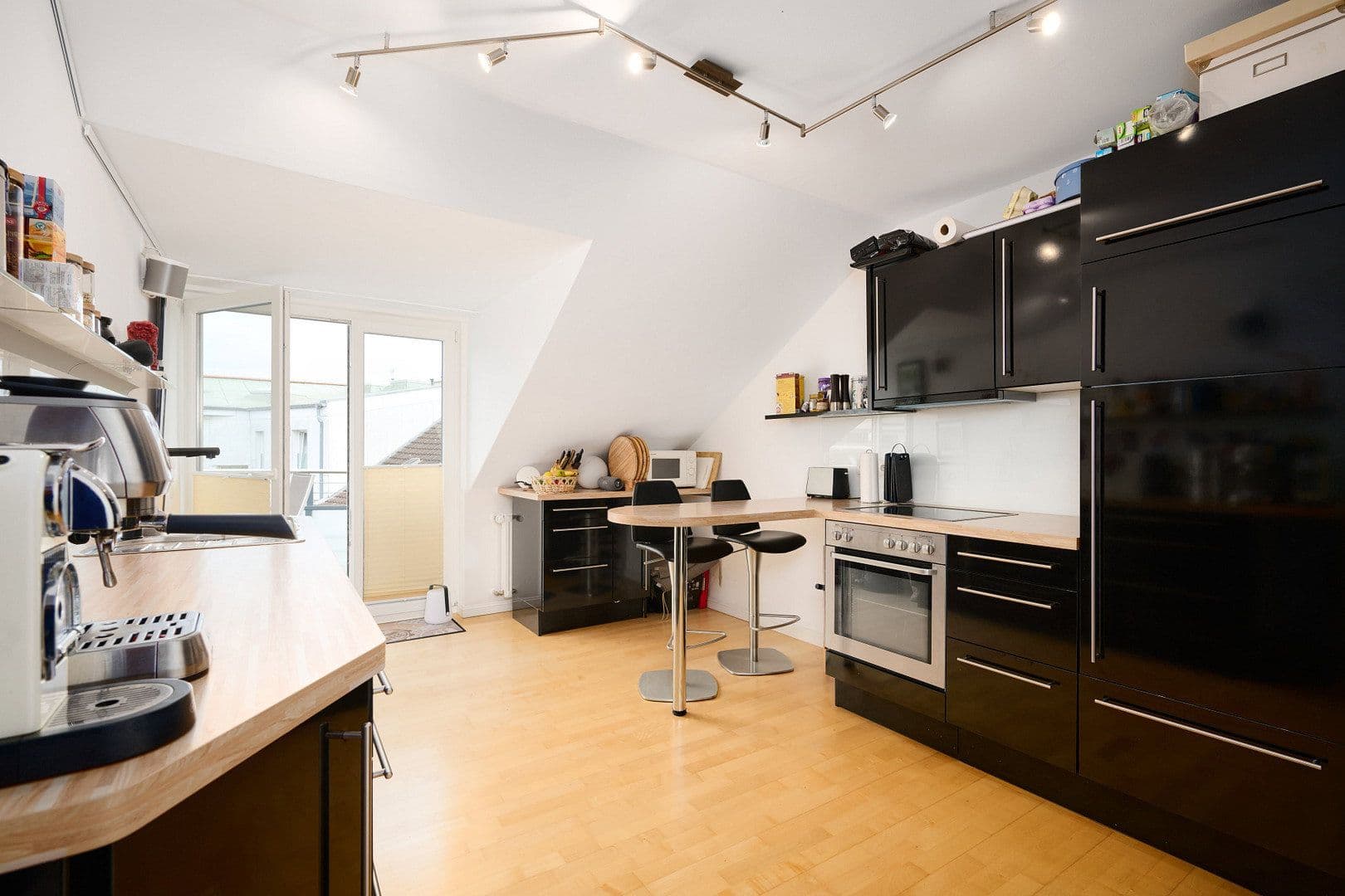 Prodej bytu 4+1 108 m², Eckernförder Straße 54, Kiel, Šlesvicko-Holštýnsko Prodej bytu 4+1 108 m², Eckernförder Straße 54, Kiel, Šlesvicko-Holštýnsko