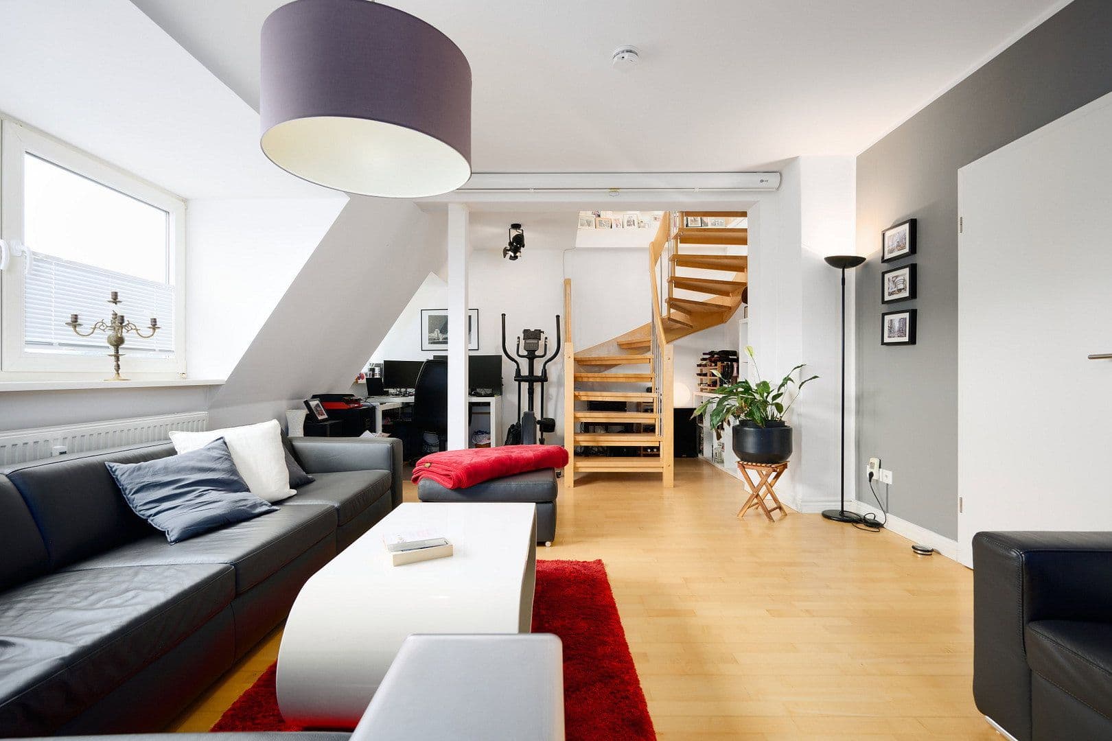 Prodej bytu 4+1 108 m², Eckernförder Straße 54, Kiel, Šlesvicko-Holštýnsko Prodej bytu 4+1 108 m², Eckernförder Straße 54, Kiel, Šlesvicko-Holštýnsko
