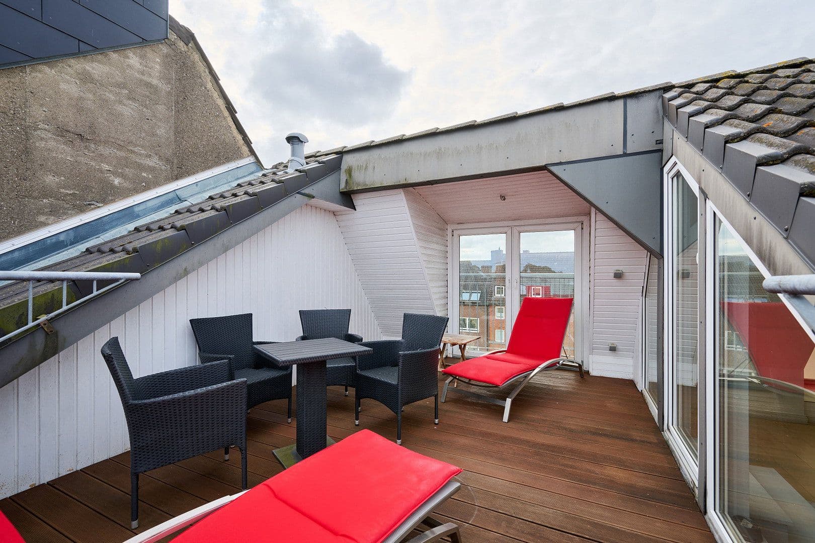 Prodej bytu 4+1 108 m², Eckernförder Straße 54, Kiel, Šlesvicko-Holštýnsko Prodej bytu 4+1 108 m², Eckernförder Straße 54, Kiel, Šlesvicko-Holštýnsko