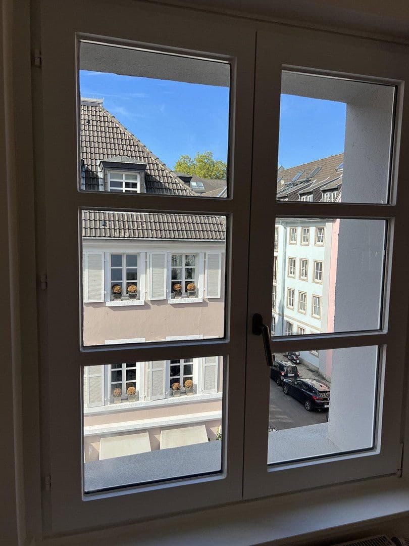 Pronájem bytu 3+1 80 m², Düsseldorf, Severní Porýní-Vestfálsko Pronájem bytu 3+1 80 m², Düsseldorf, Severní Porýní-Vestfálsko