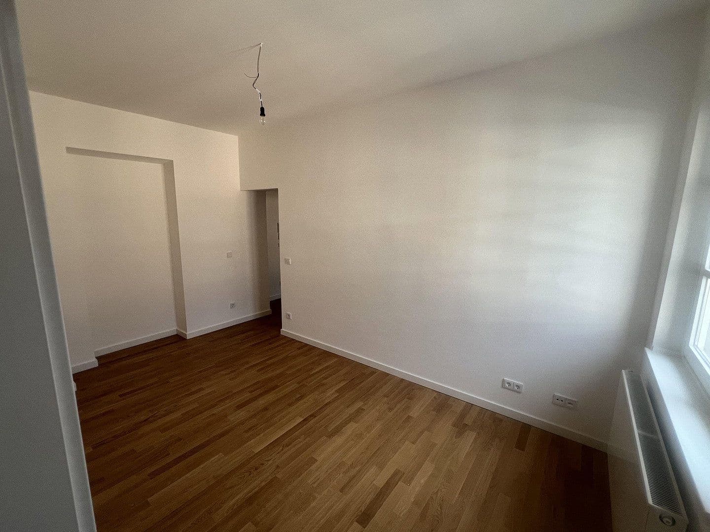 Pronájem bytu 3+1 80 m², Düsseldorf, Severní Porýní-Vestfálsko Pronájem bytu 3+1 80 m², Düsseldorf, Severní Porýní-Vestfálsko