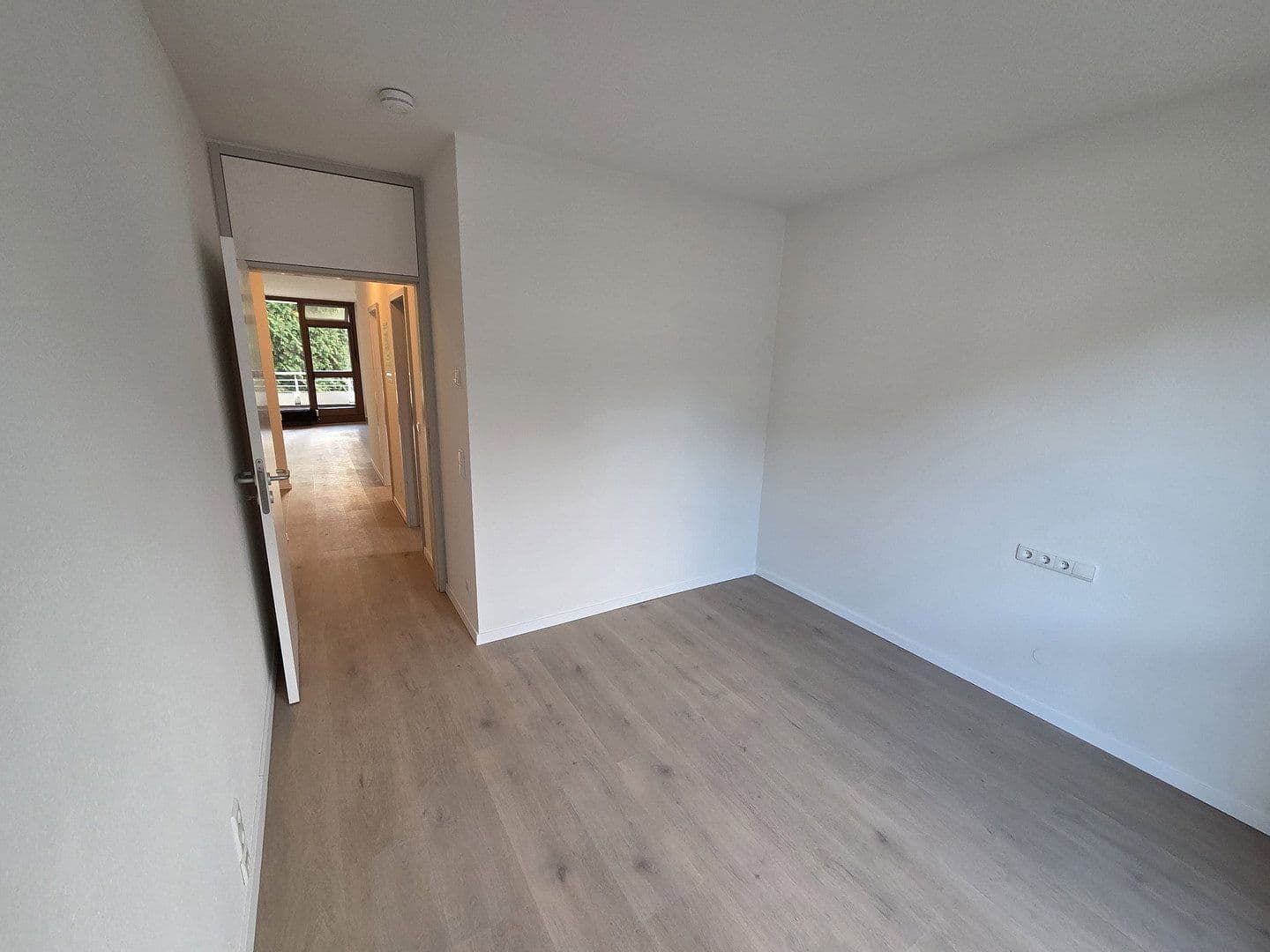 Pronájem bytu 2+1 61 m², Vennstraße 66, Düsseldorf, Severní Porýní-Vestfálsko Pronájem bytu 2+1 61 m², Vennstraße 66, Düsseldorf, Severní Porýní-Vestfálsko
