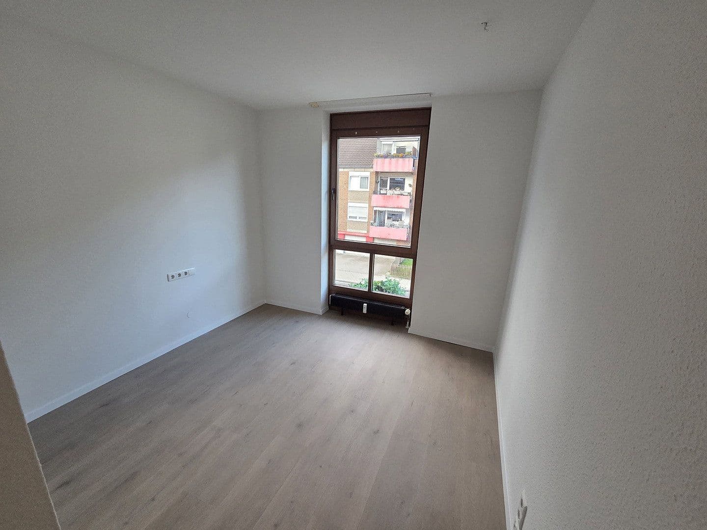 Pronájem bytu 2+1 61 m², Vennstraße 66, Düsseldorf, Severní Porýní-Vestfálsko Pronájem bytu 2+1 61 m², Vennstraße 66, Düsseldorf, Severní Porýní-Vestfálsko