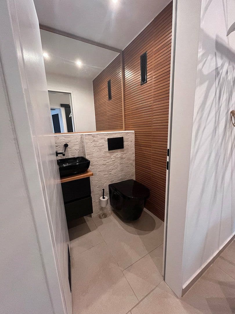 Prodej bytu 3+1 86 m², Kriemhildenstraße 2/VI, Germering, Bavorsko Prodej bytu 3+1 86 m², Kriemhildenstraße 2/VI, Germering, Bavorsko