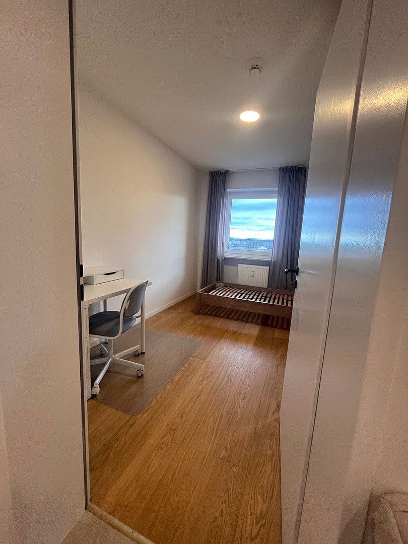 Prodej bytu 3+1 86 m², Kriemhildenstraße 2/VI, Germering, Bavorsko Prodej bytu 3+1 86 m², Kriemhildenstraße 2/VI, Germering, Bavorsko