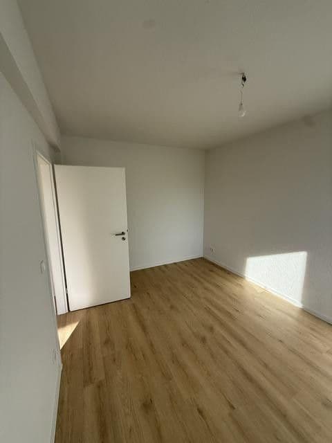Pronájem bytu 2+1 46 m², Fürstenwall 142, Düsseldorf, Severní Porýní-Vestfálsko Pronájem bytu 2+1 46 m², Fürstenwall 142, Düsseldorf, Severní Porýní-Vestfálsko