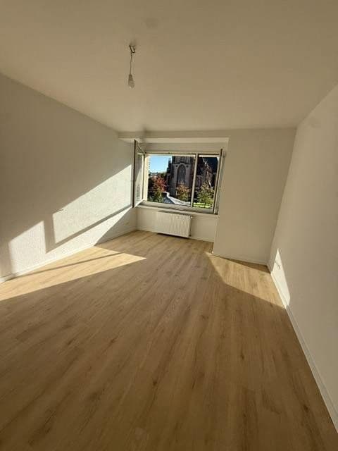 Pronájem bytu 2+1 46 m², Fürstenwall 142, Düsseldorf, Severní Porýní-Vestfálsko Pronájem bytu 2+1 46 m², Fürstenwall 142, Düsseldorf, Severní Porýní-Vestfálsko