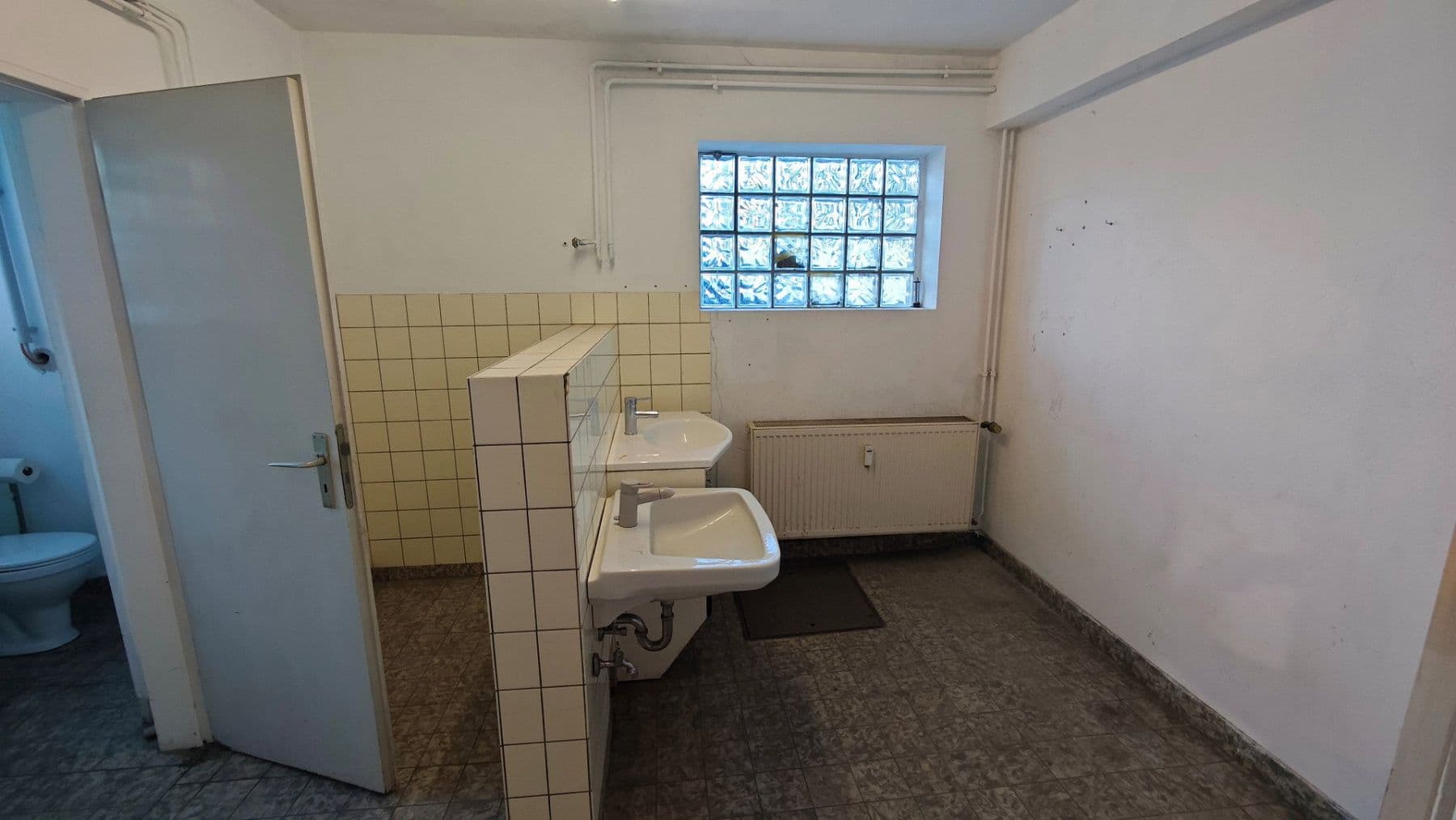 Pronájem nebytového prostoru 420 m², Reinshagener Str., Remscheid, Severní Porýní-Vestfálsko Pronájem nebytového prostoru 420 m², Reinshagener Str., Remscheid, Severní Porýní-Vestfálsko