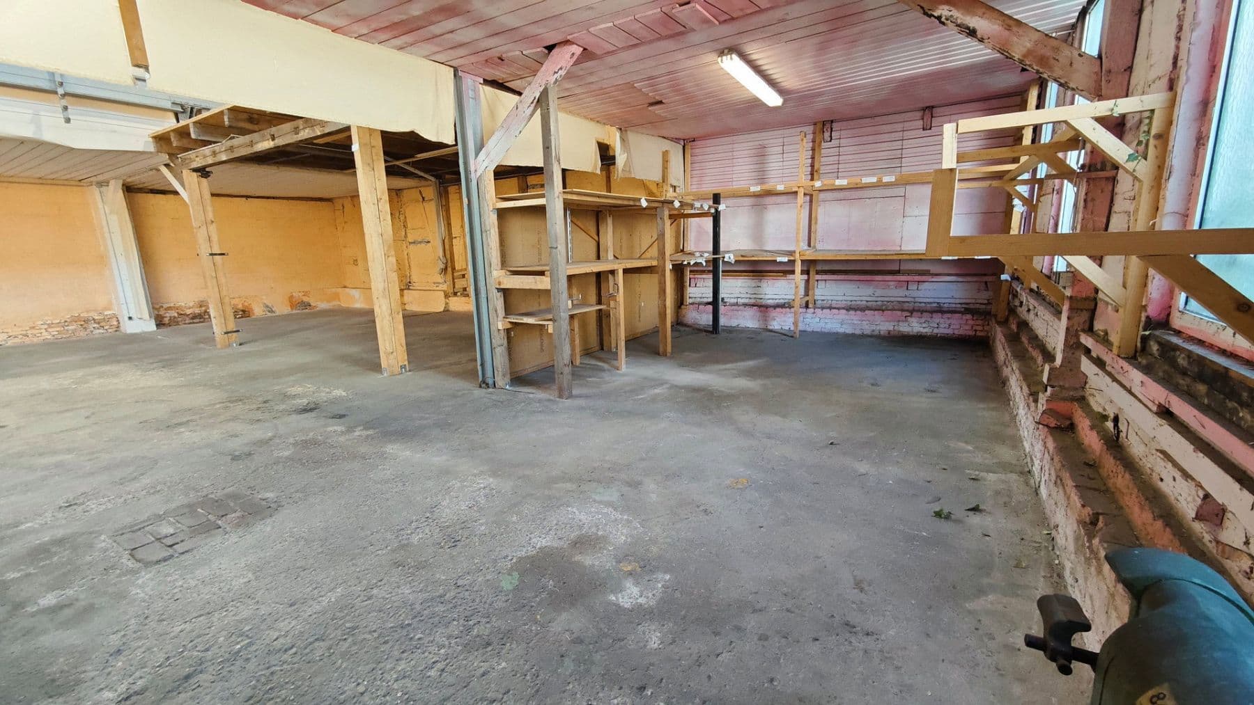 Pronájem nebytového prostoru 420 m², Reinshagener Str., Remscheid, Severní Porýní-Vestfálsko Pronájem nebytového prostoru 420 m², Reinshagener Str., Remscheid, Severní Porýní-Vestfálsko