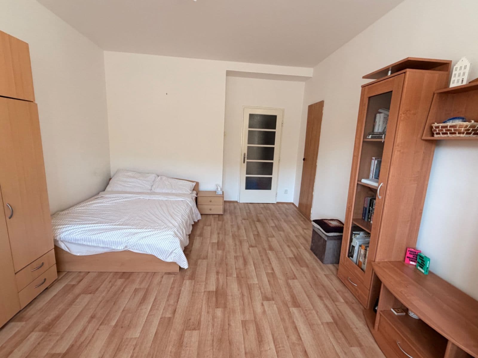 Pronájem bytu 1+kk 30 m², Vrchlického, Praha, Praha Pronájem bytu 1+kk 30 m², Vrchlického, Praha, Praha