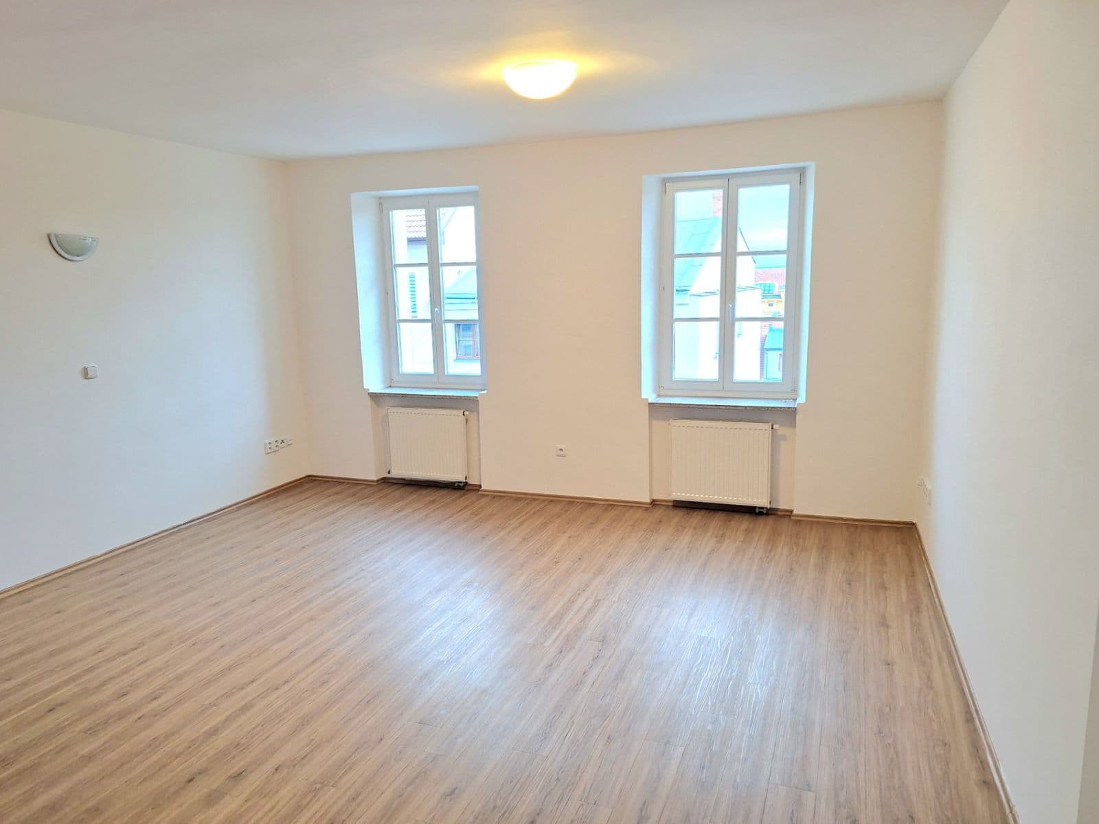 Pronájem bytu 2+1 75 m², Malé náměstí, Hradec Králové, Královéhradecký kraj Pronájem bytu 2+1 75 m², Malé náměstí, Hradec Králové, Královéhradecký kraj
