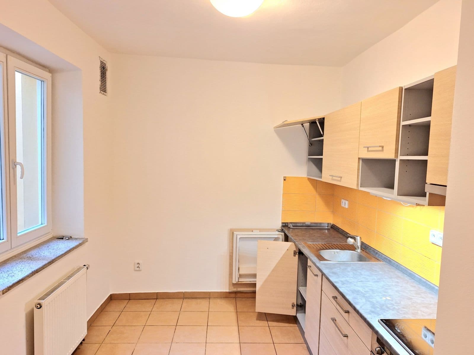 Pronájem bytu 2+1 75 m², Malé náměstí, Hradec Králové, Královéhradecký kraj Pronájem bytu 2+1 75 m², Malé náměstí, Hradec Králové, Královéhradecký kraj