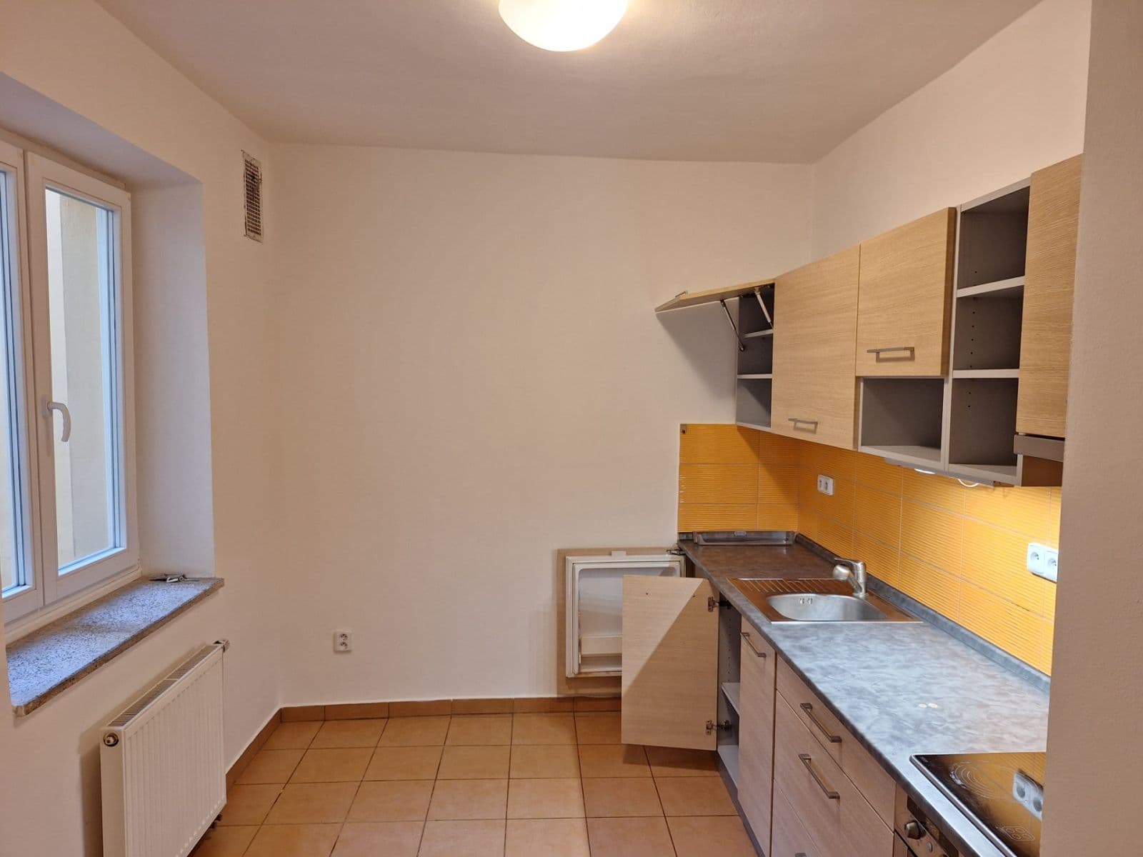 Pronájem bytu 2+1 75 m², Malé náměstí, Hradec Králové, Královéhradecký kraj Pronájem bytu 2+1 75 m², Malé náměstí, Hradec Králové, Královéhradecký kraj