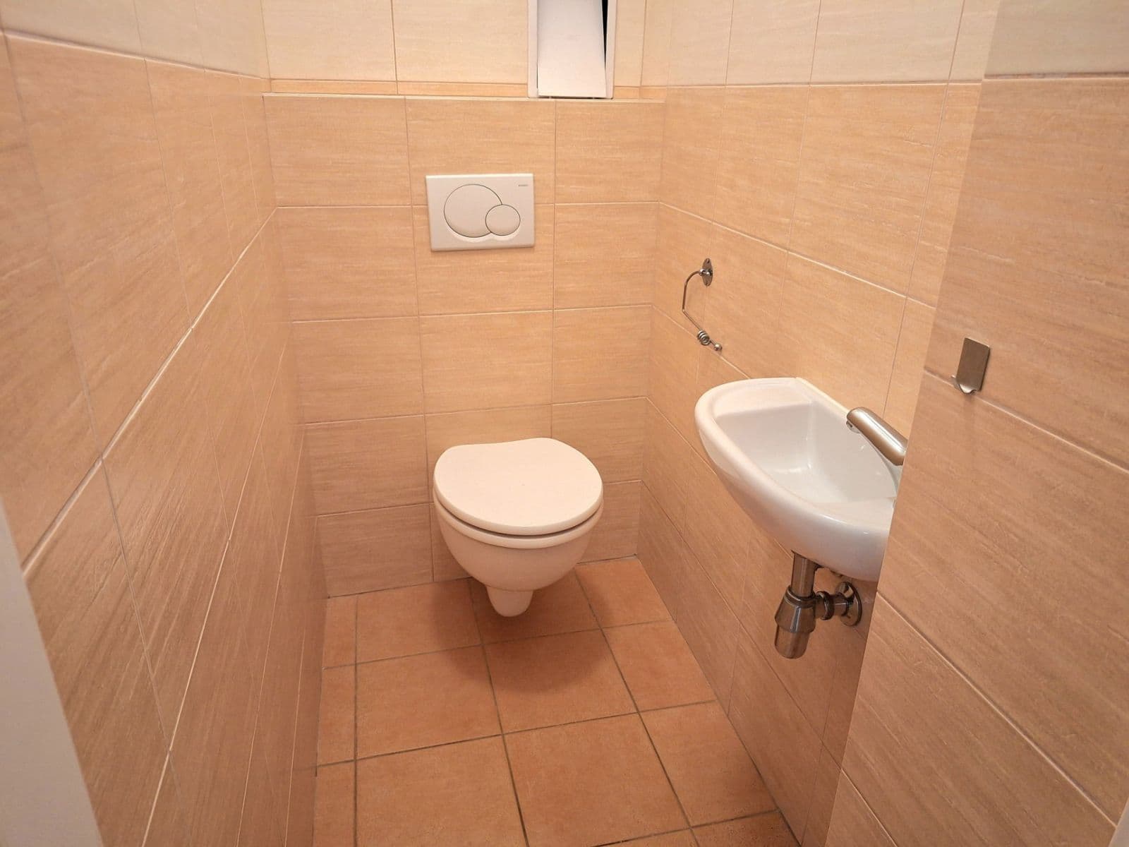 Pronájem bytu 2+1 75 m², Malé náměstí, Hradec Králové, Královéhradecký kraj Pronájem bytu 2+1 75 m², Malé náměstí, Hradec Králové, Královéhradecký kraj