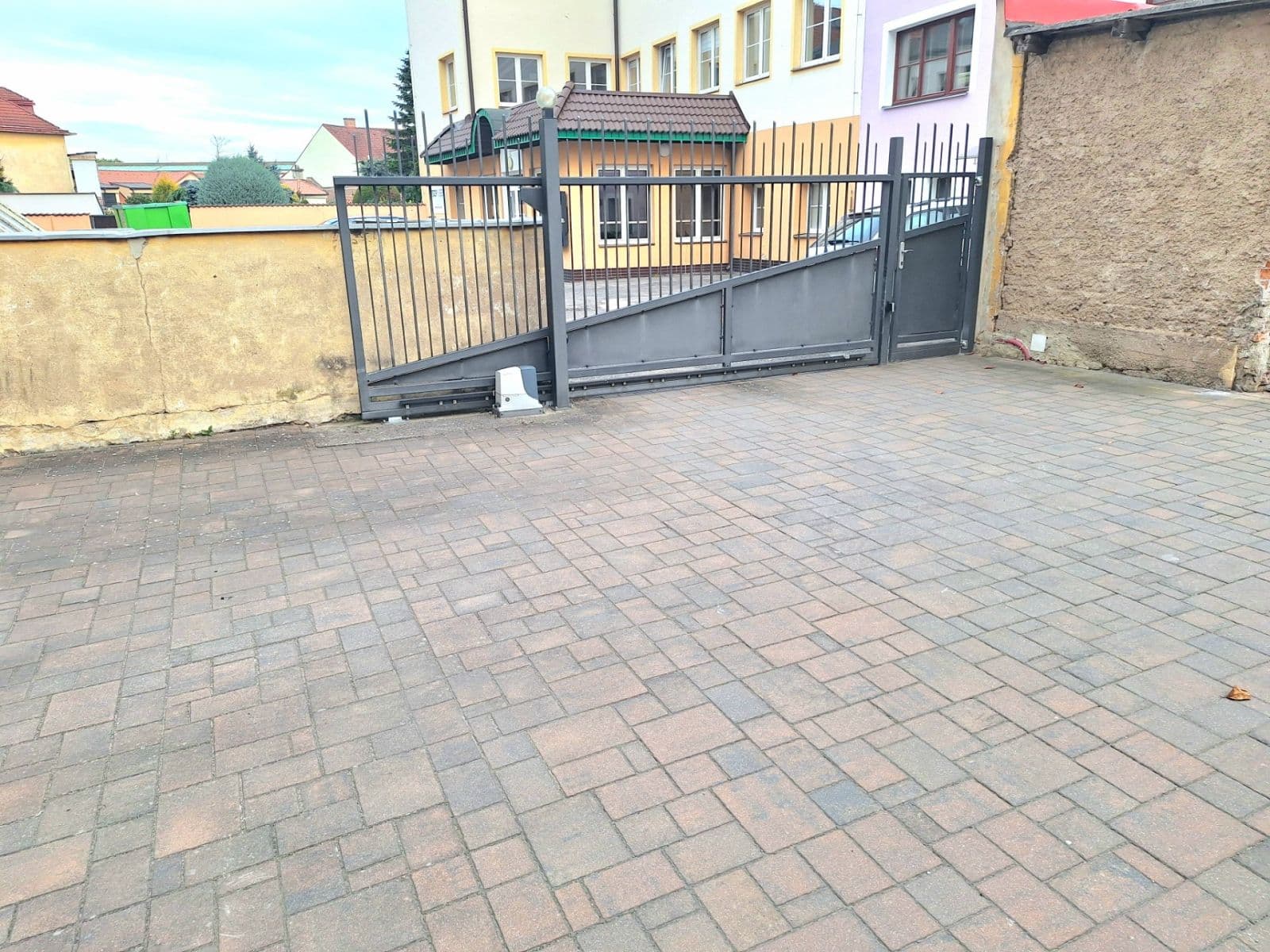 Pronájem bytu 2+1 75 m², Malé náměstí, Hradec Králové, Královéhradecký kraj Pronájem bytu 2+1 75 m², Malé náměstí, Hradec Králové, Královéhradecký kraj