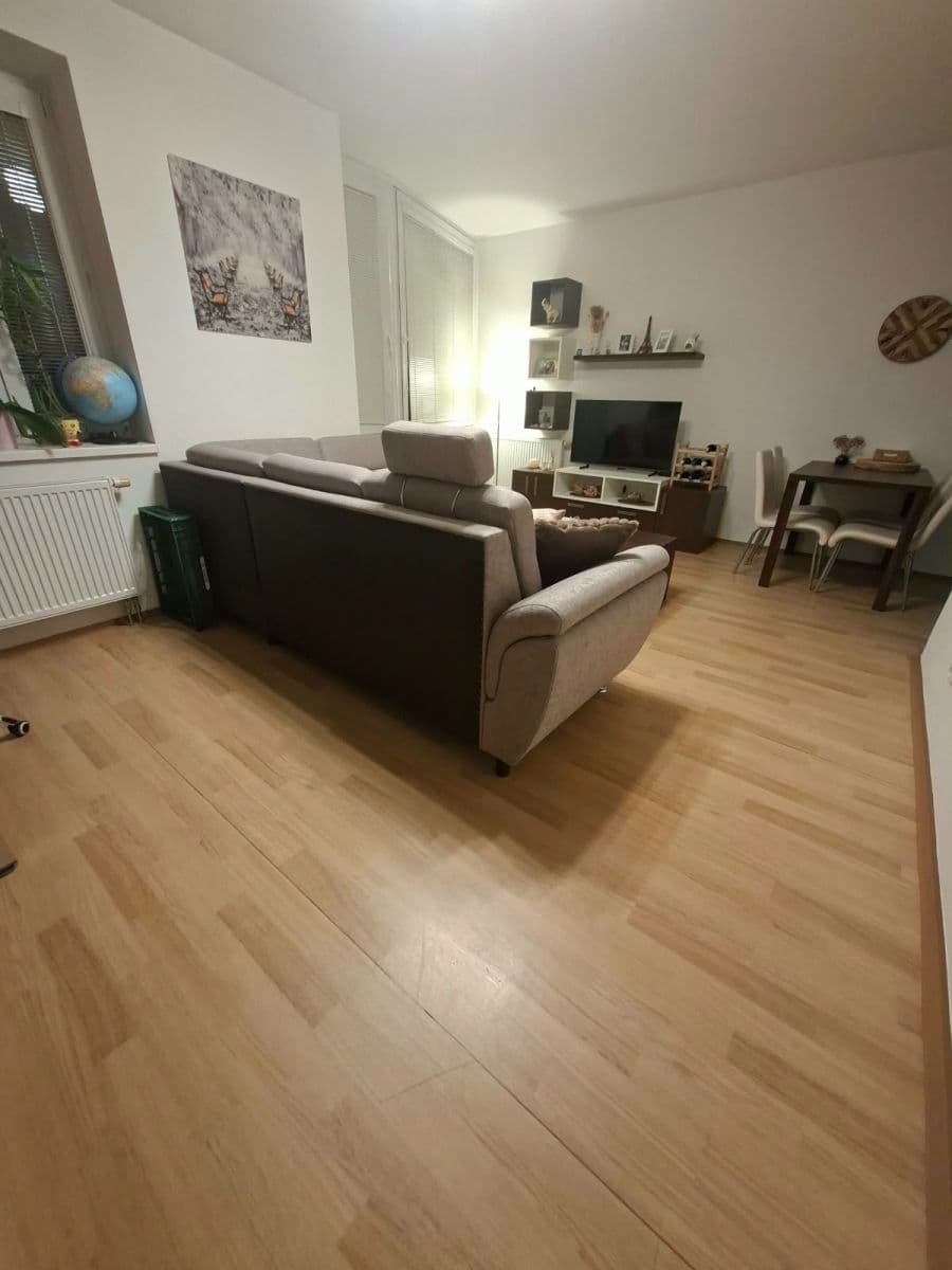 Pronájem bytu 2+kk 53 m², Zahradní, Rousínov, Jihomoravský kraj Pronájem bytu 2+kk 53 m², Zahradní, Rousínov, Jihomoravský kraj