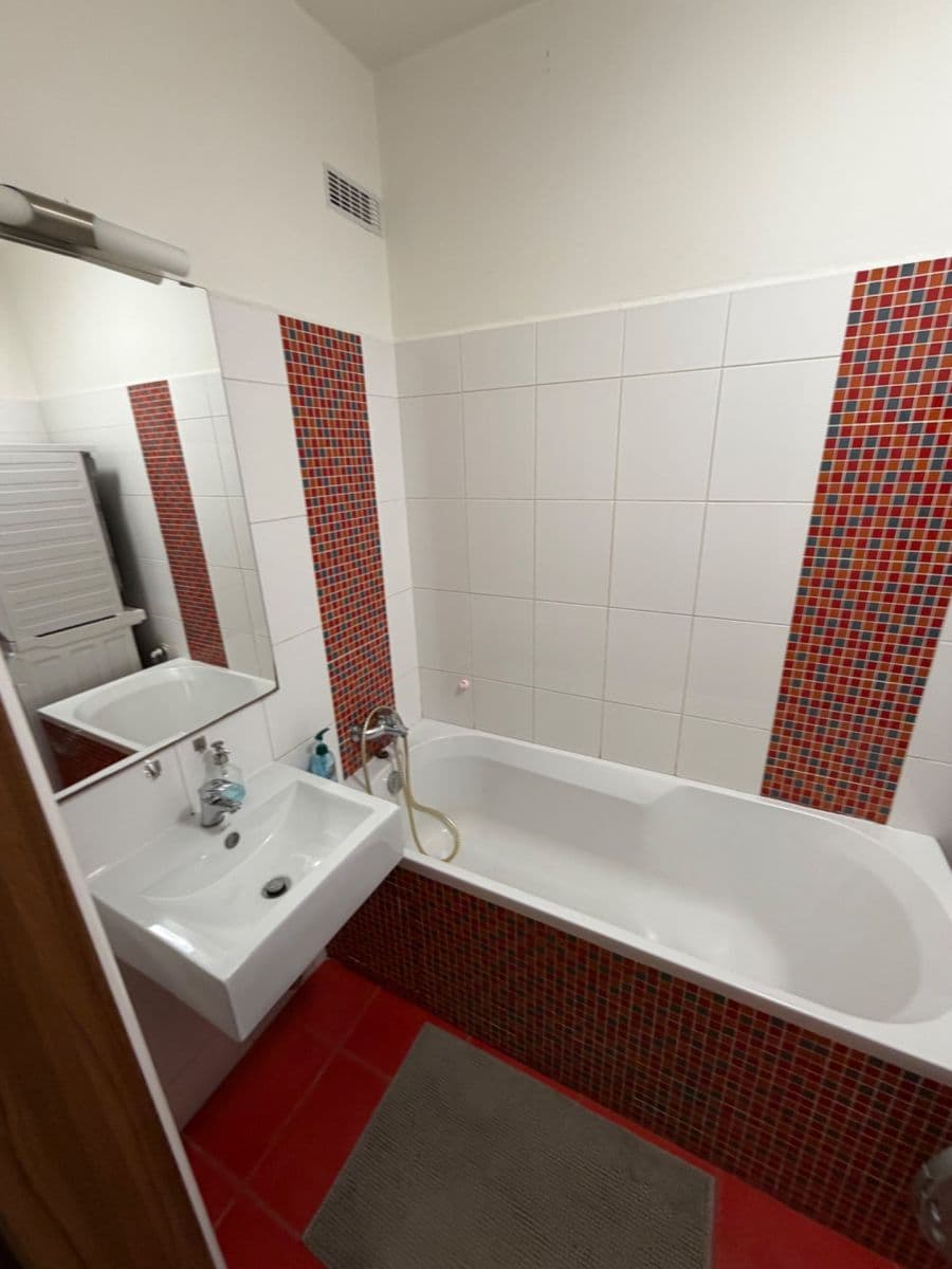 Pronájem bytu 2+kk 55 m², Podolská, Praha, Praha Pronájem bytu 2+kk 55 m², Podolská, Praha, Praha