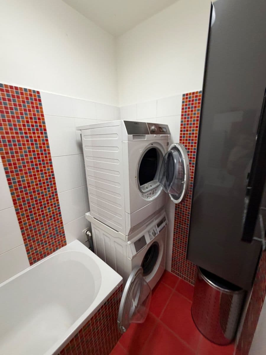 Pronájem bytu 2+kk 55 m², Podolská, Praha, Praha Pronájem bytu 2+kk 55 m², Podolská, Praha, Praha