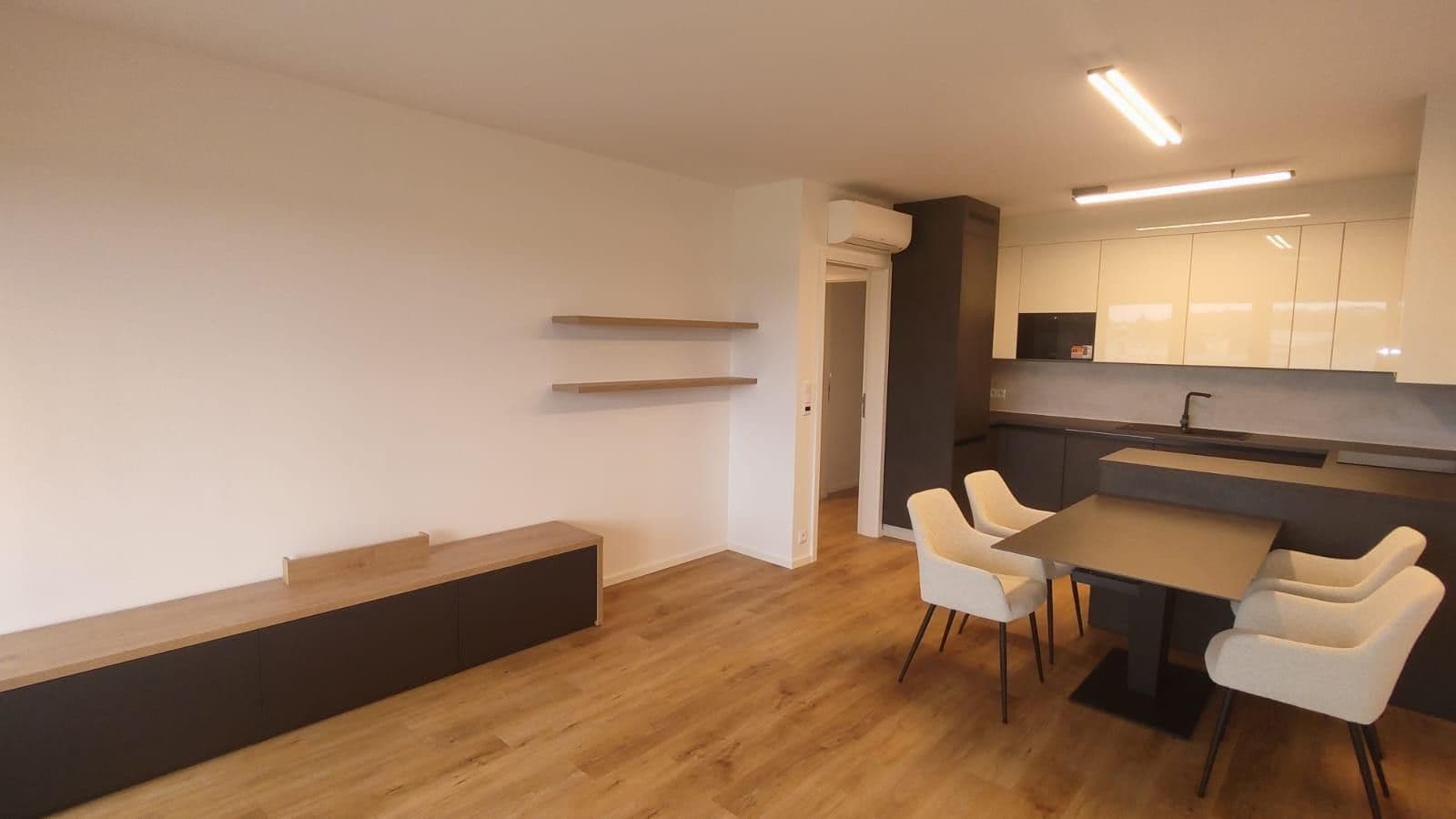Pronájem bytu 4+kk 104 m², Josefa Truhláře, Brandýs nad Labem-Stará Boleslav, Středočeský kraj Pronájem bytu 4+kk 104 m², Josefa Truhláře, Brandýs nad Labem-Stará Boleslav, Středočeský kraj