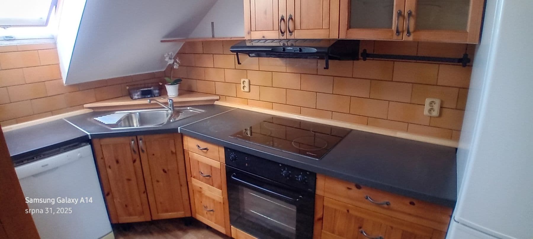 Pronájem bytu 2+kk 55 m², Brožíkova, Kladno, Středočeský kraj Pronájem bytu 2+kk 55 m², Brožíkova, Kladno, Středočeský kraj