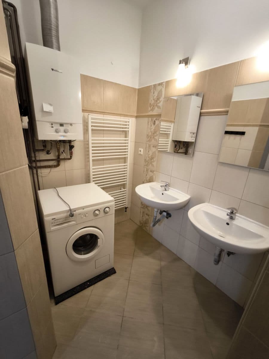 Pronájem bytu 2+1 76 m², Dukelská, Olomouc, Olomoucký kraj Pronájem bytu 2+1 76 m², Dukelská, Olomouc, Olomoucký kraj