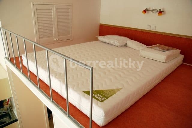 Pronájem bytu 1+kk 30 m², Sochařská, Praha, Praha Pronájem bytu 1+kk 30 m², Sochařská, Praha, Praha