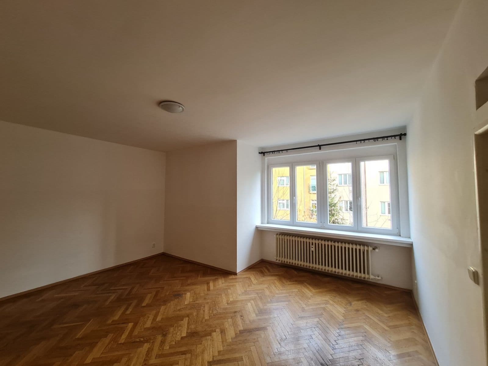 Pronájem bytu 1+1 45 m², Nad Kajetánkou, Praha, Praha Pronájem bytu 1+1 45 m², Nad Kajetánkou, Praha, Praha