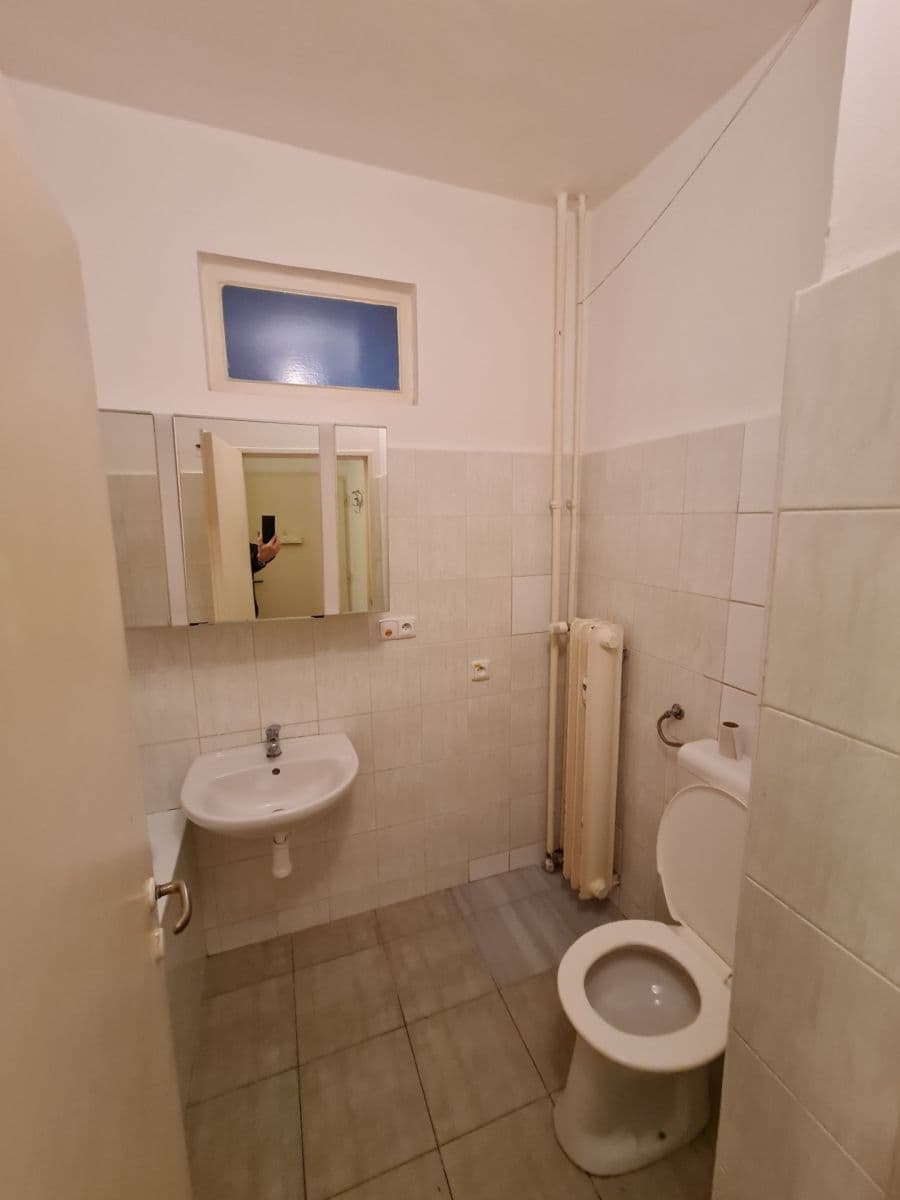 Pronájem bytu 1+1 45 m², Nad Kajetánkou, Praha, Praha Pronájem bytu 1+1 45 m², Nad Kajetánkou, Praha, Praha