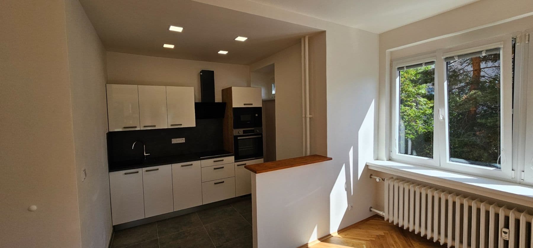 Pronájem bytu 1+kk 45 m², Nad Kajetánkou, Praha, Praha Pronájem bytu 1+kk 45 m², Nad Kajetánkou, Praha, Praha