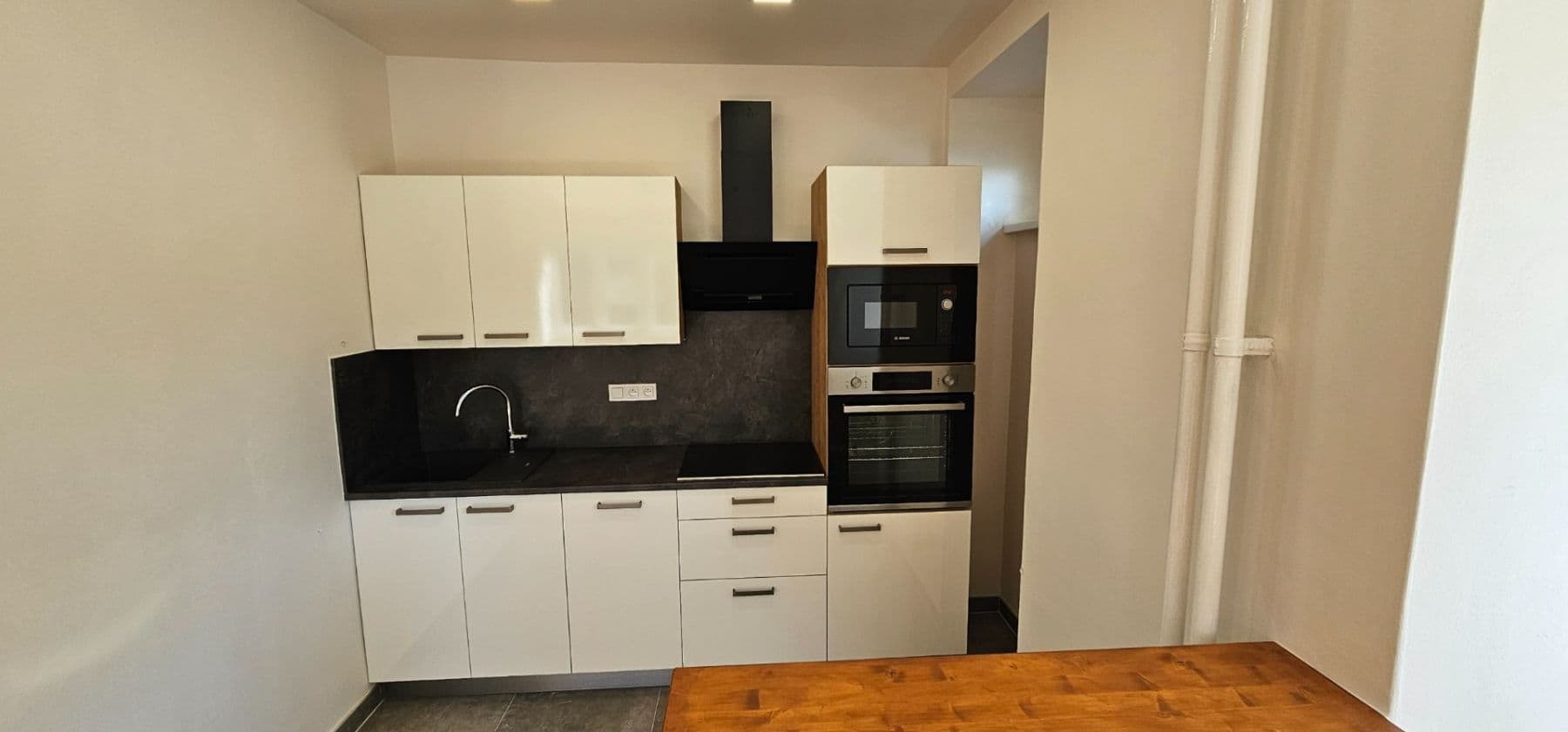 Pronájem bytu 1+kk 45 m², Nad Kajetánkou, Praha, Praha Pronájem bytu 1+kk 45 m², Nad Kajetánkou, Praha, Praha