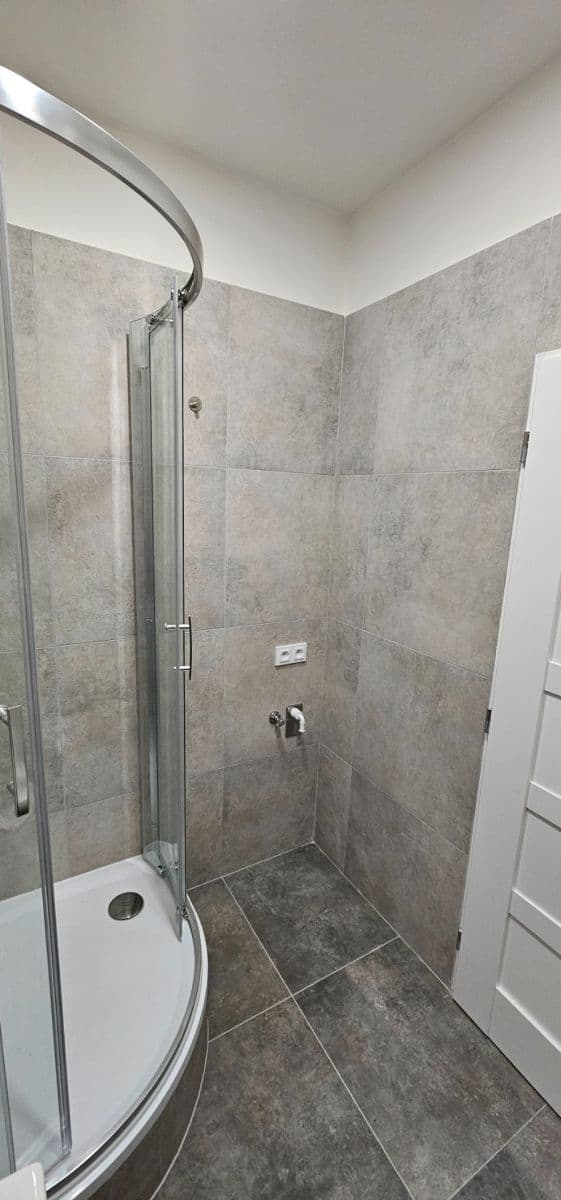 Pronájem bytu 1+kk 45 m², Nad Kajetánkou, Praha, Praha Pronájem bytu 1+kk 45 m², Nad Kajetánkou, Praha, Praha