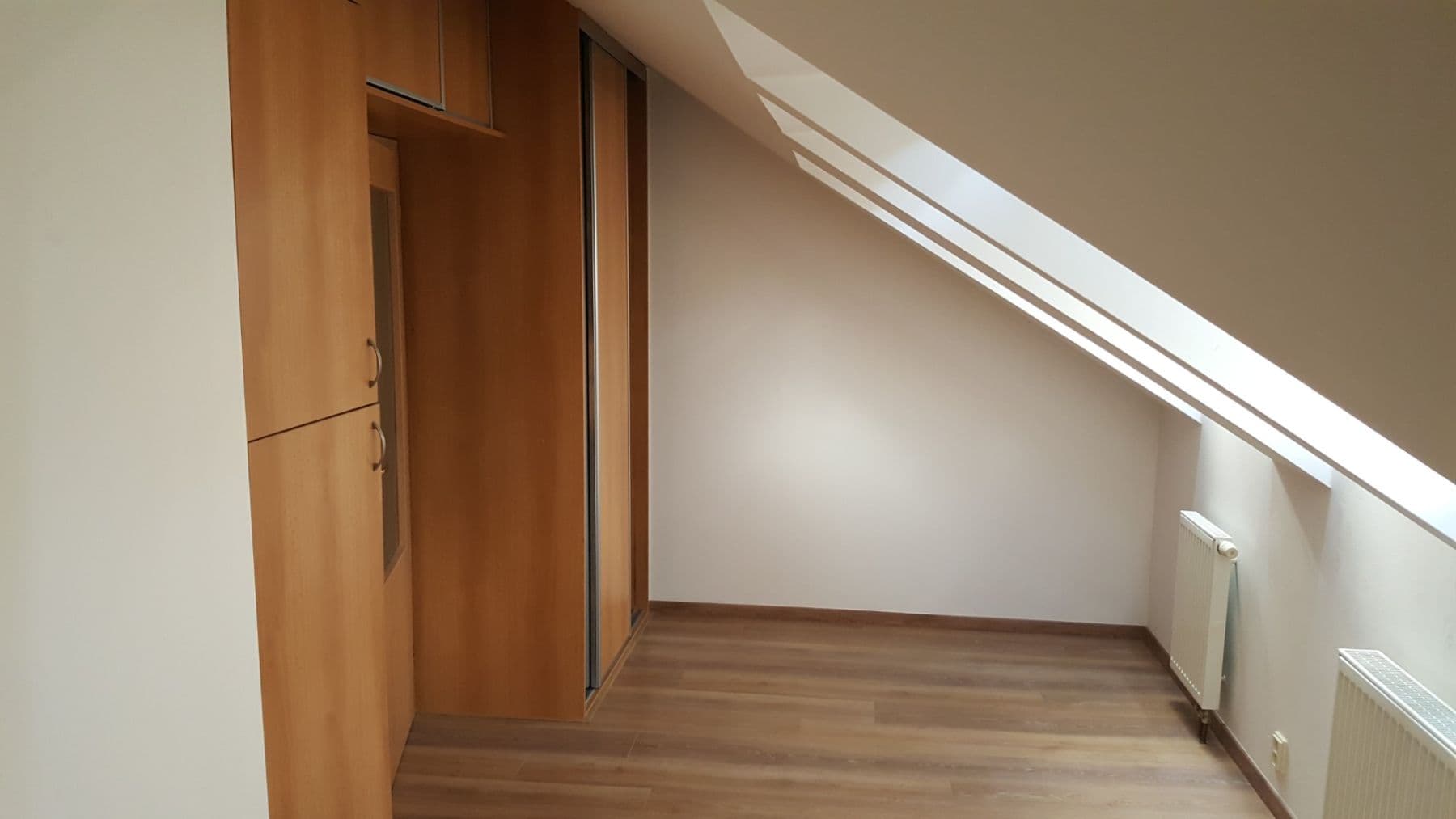 Pronájem domu 149 m², pozemek 378 m², Kemrova, Praha, Praha Pronájem domu 149 m², pozemek 378 m², Kemrova, Praha, Praha