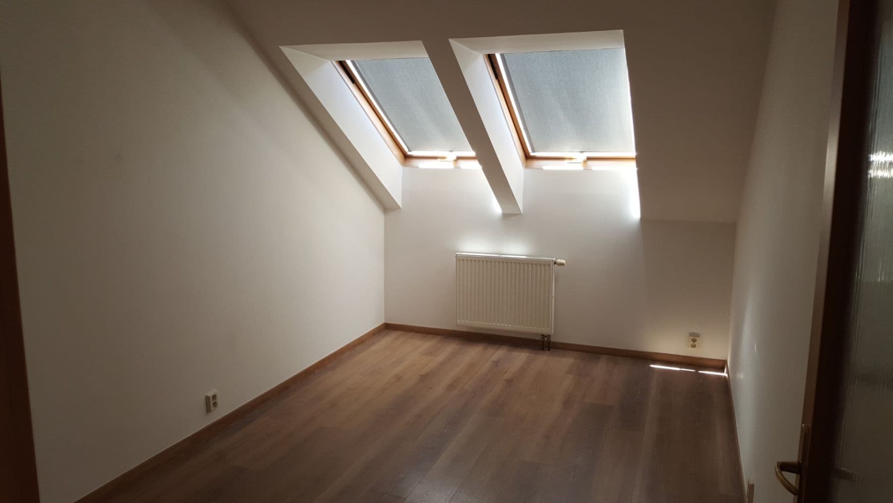 Pronájem domu 149 m², pozemek 378 m², Kemrova, Praha, Praha Pronájem domu 149 m², pozemek 378 m², Kemrova, Praha, Praha