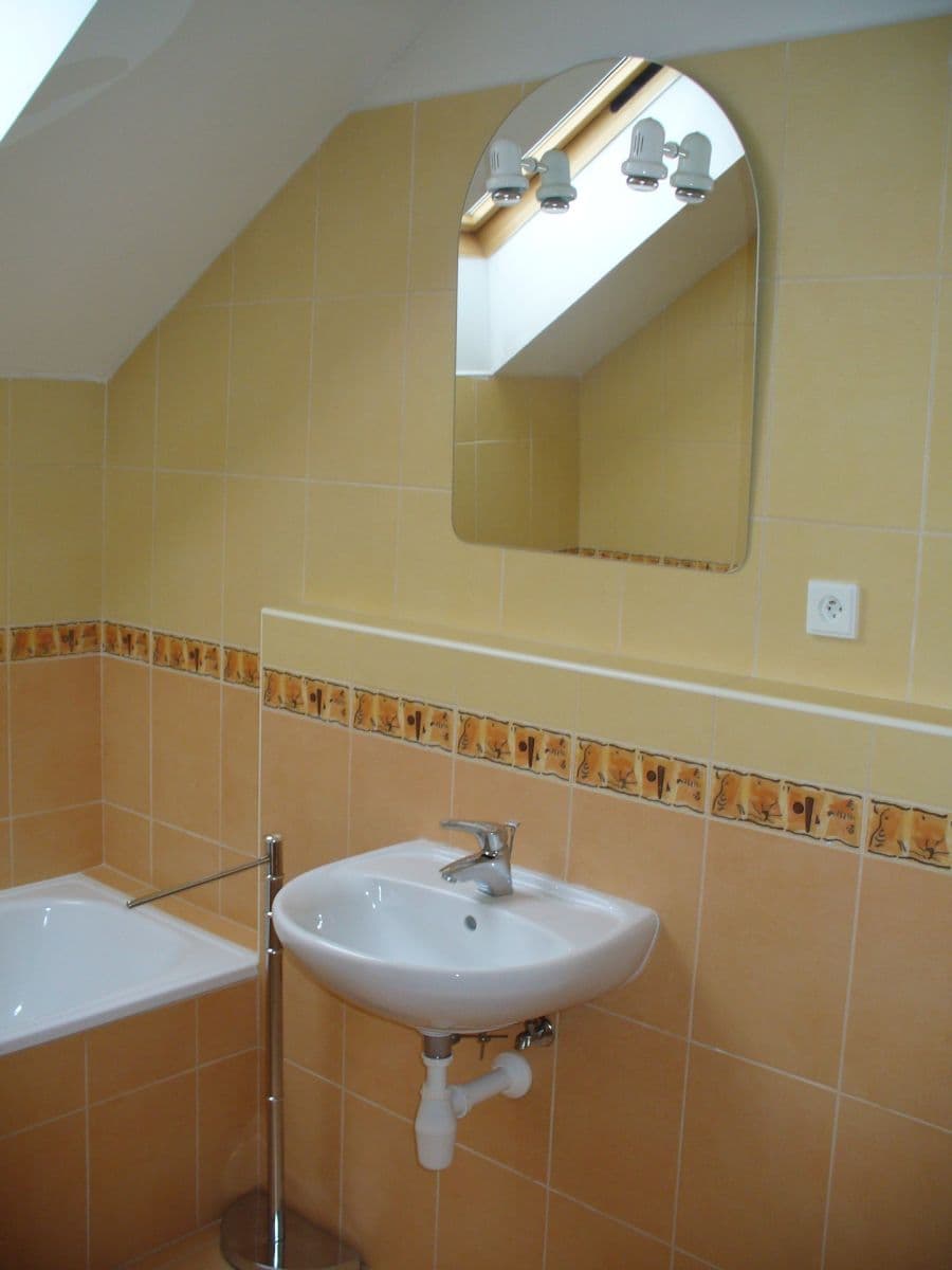 Pronájem domu 149 m², pozemek 378 m², Kemrova, Praha, Praha Pronájem domu 149 m², pozemek 378 m², Kemrova, Praha, Praha
