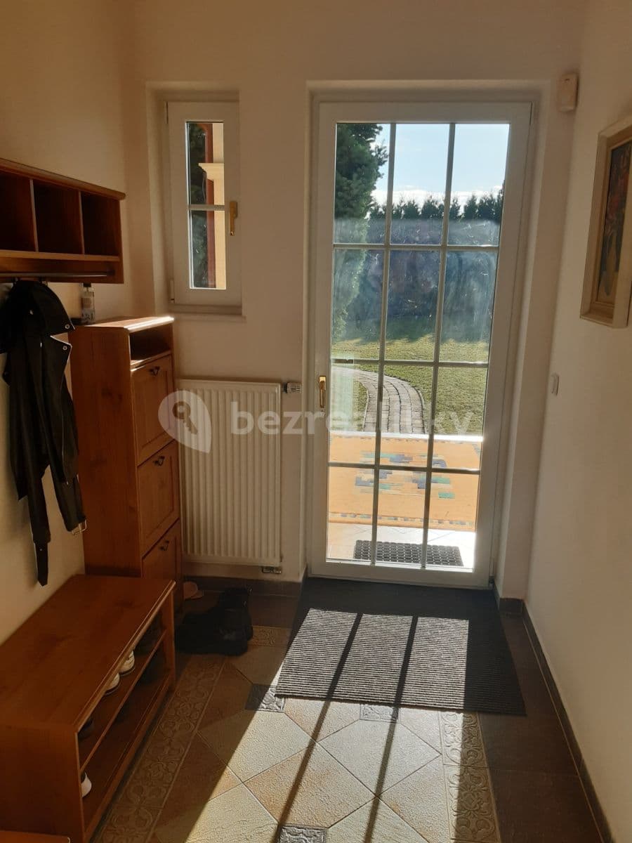 Pronájem bytu 2+1 114 m², Pod Bučinou, Řitka, Středočeský kraj Pronájem bytu 2+1 114 m², Pod Bučinou, Řitka, Středočeský kraj