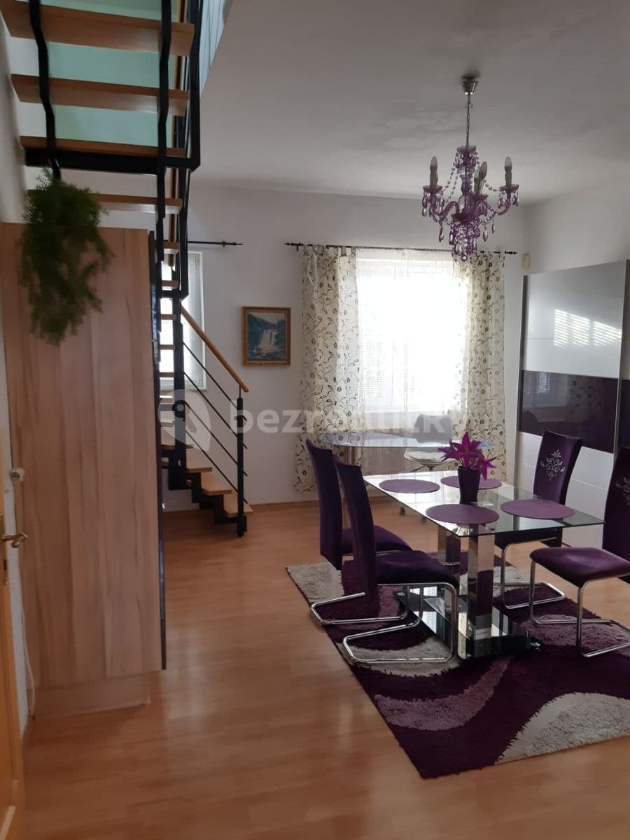 Pronájem bytu 2+1 114 m², Pod Bučinou, Řitka, Středočeský kraj Pronájem bytu 2+1 114 m², Pod Bučinou, Řitka, Středočeský kraj