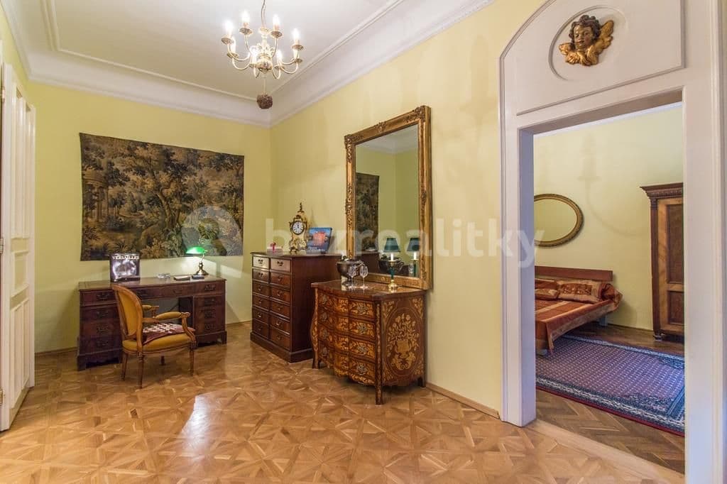 Pronájem bytu 4+1 90 m², Všehrdova, Praha, Praha Pronájem bytu 4+1 90 m², Všehrdova, Praha, Praha