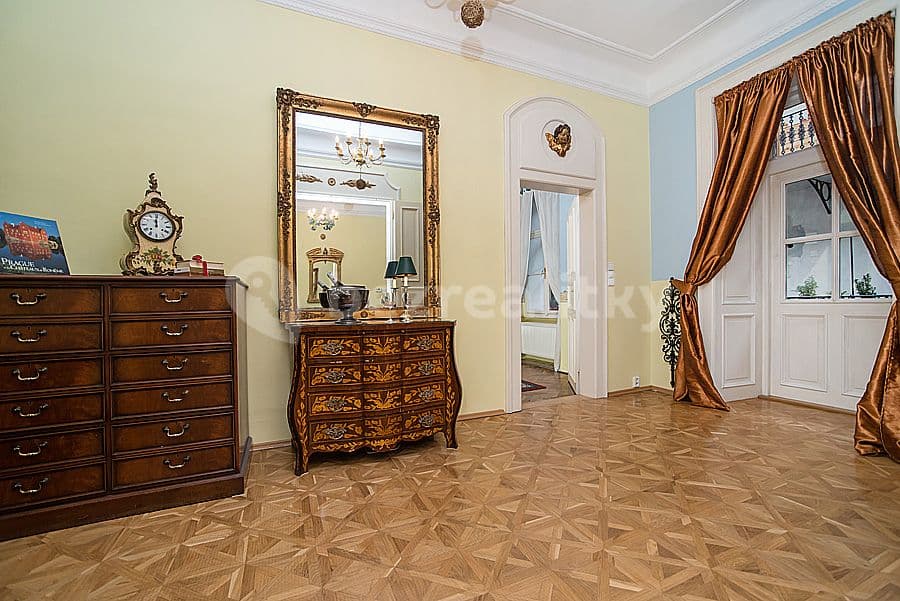 Pronájem bytu 4+1 90 m², Všehrdova, Praha, Praha Pronájem bytu 4+1 90 m², Všehrdova, Praha, Praha