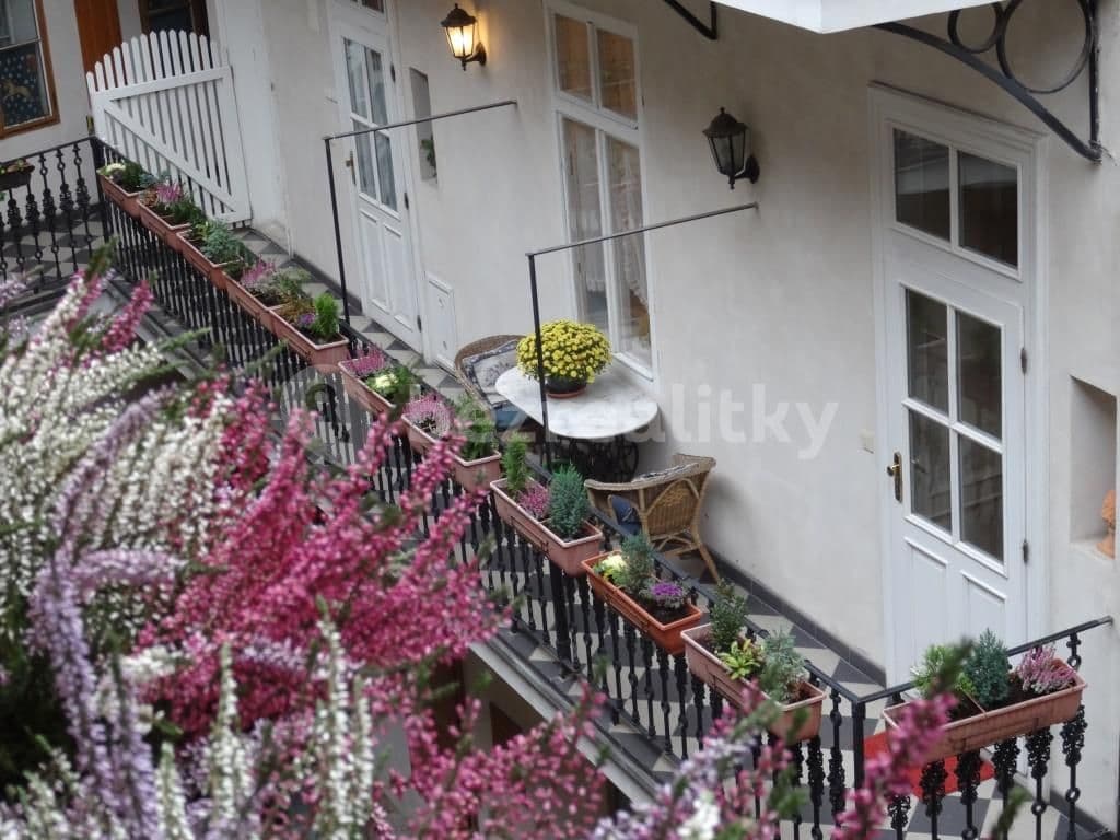 Pronájem bytu 4+1 90 m², Všehrdova, Praha, Praha Pronájem bytu 4+1 90 m², Všehrdova, Praha, Praha