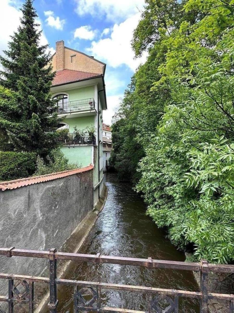 Pronájem bytu 4+1 90 m², Všehrdova, Praha, Praha Pronájem bytu 4+1 90 m², Všehrdova, Praha, Praha