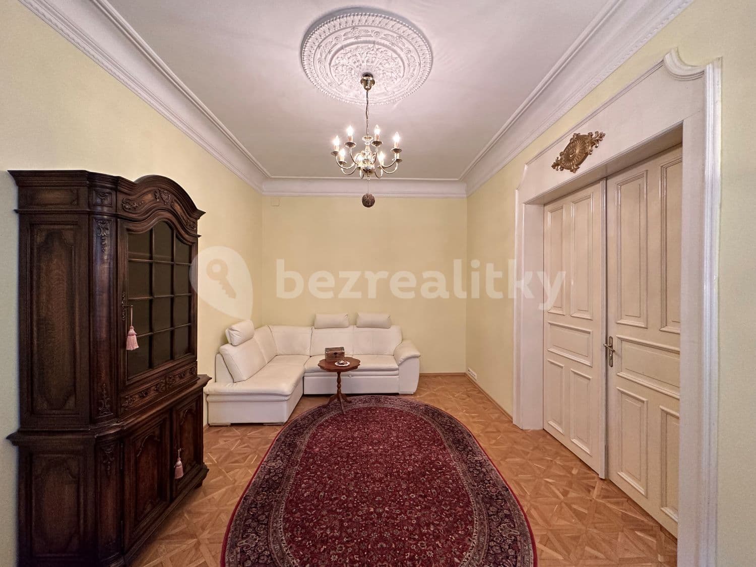 Pronájem bytu 4+1 90 m², Všehrdova, Praha, Praha Pronájem bytu 4+1 90 m², Všehrdova, Praha, Praha