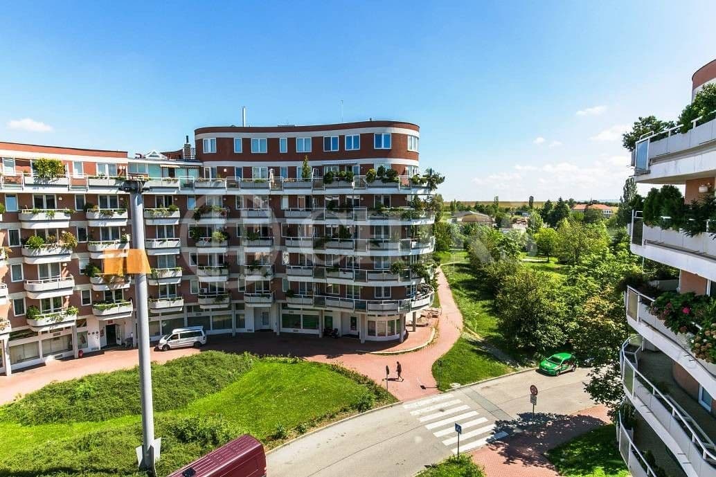 Prodej bytu 2+1 80 m², U kříže, Praha, Praha Prodej bytu 2+1 80 m², U kříže, Praha, Praha