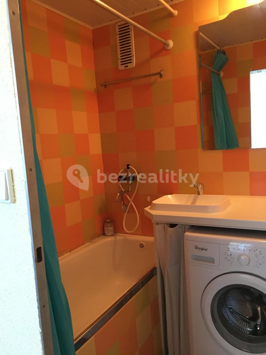 Pronájem bytu 2+1 56 m², Řezáčova, Brno, Jihomoravský kraj Pronájem bytu 2+1 56 m², Řezáčova, Brno, Jihomoravský kraj