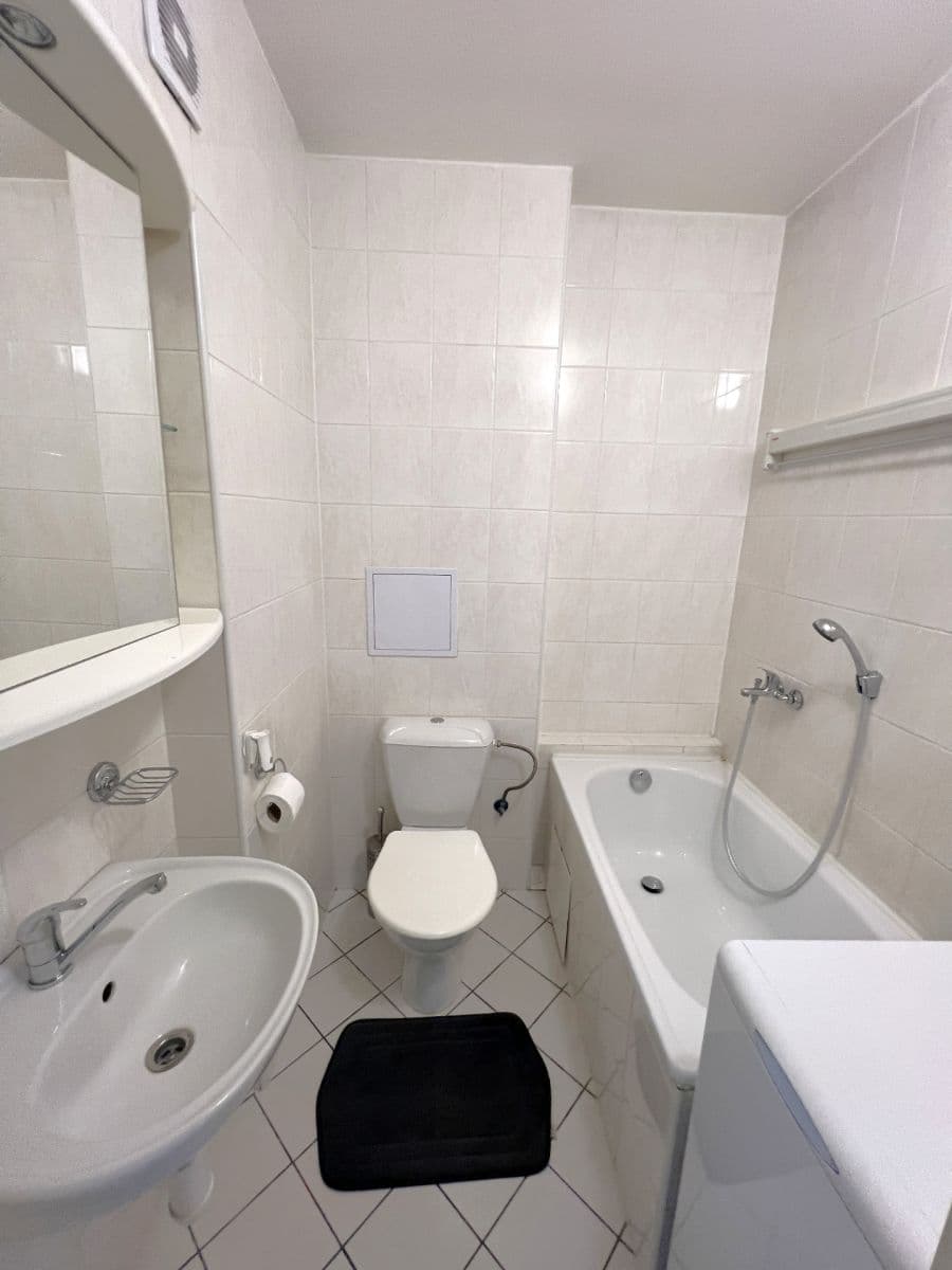 Pronájem bytu 1+1 30 m², Křivoklátská, Praha, Praha Pronájem bytu 1+1 30 m², Křivoklátská, Praha, Praha