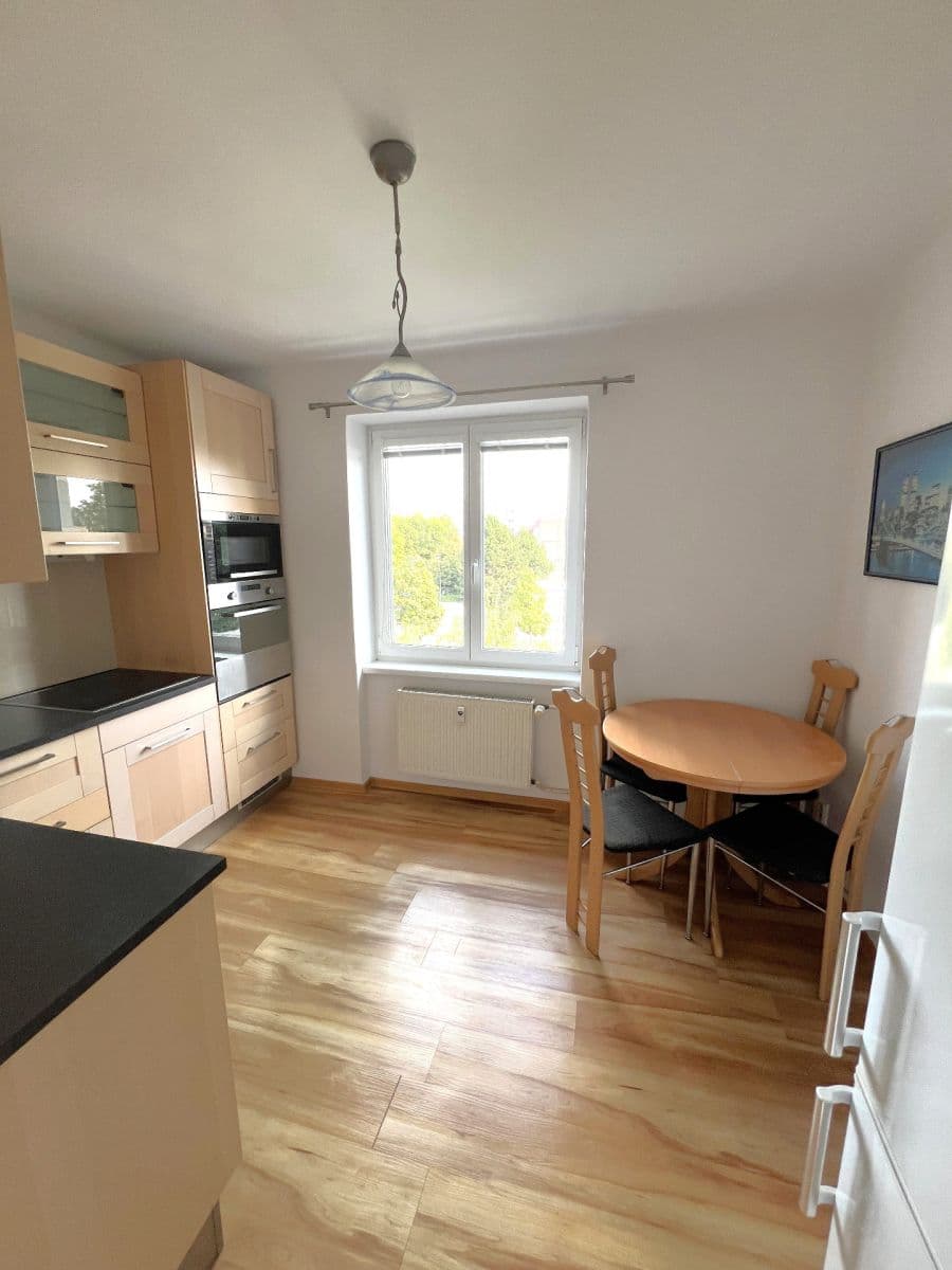 Pronájem bytu 1+1 30 m², Křivoklátská, Praha, Praha Pronájem bytu 1+1 30 m², Křivoklátská, Praha, Praha